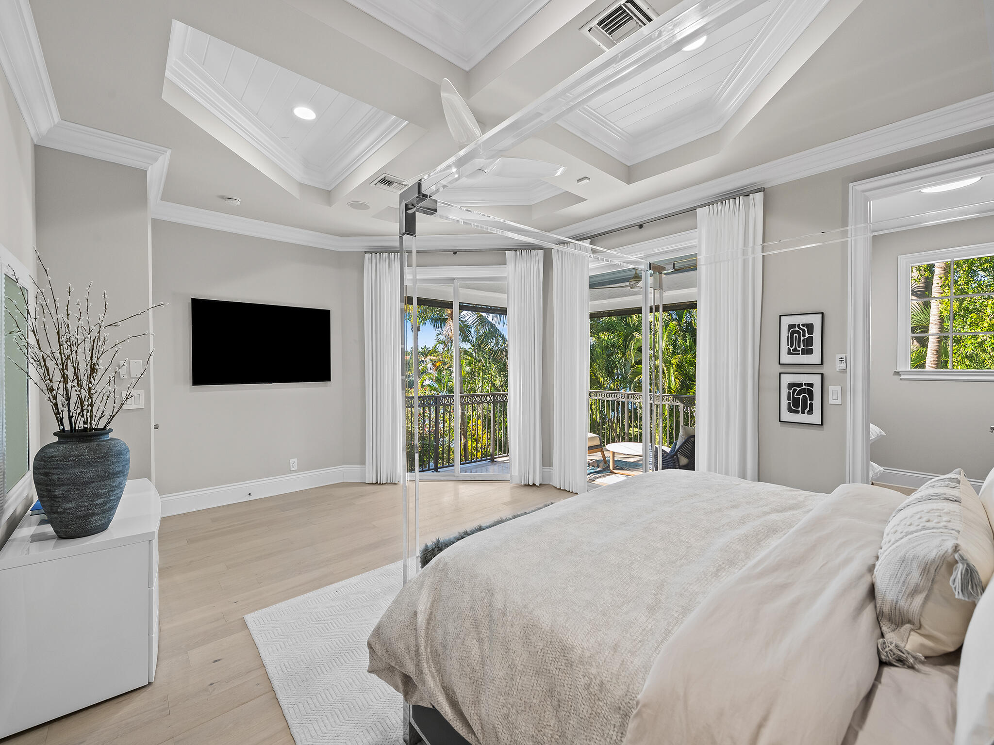 1025 Vista Del Mar Drive N