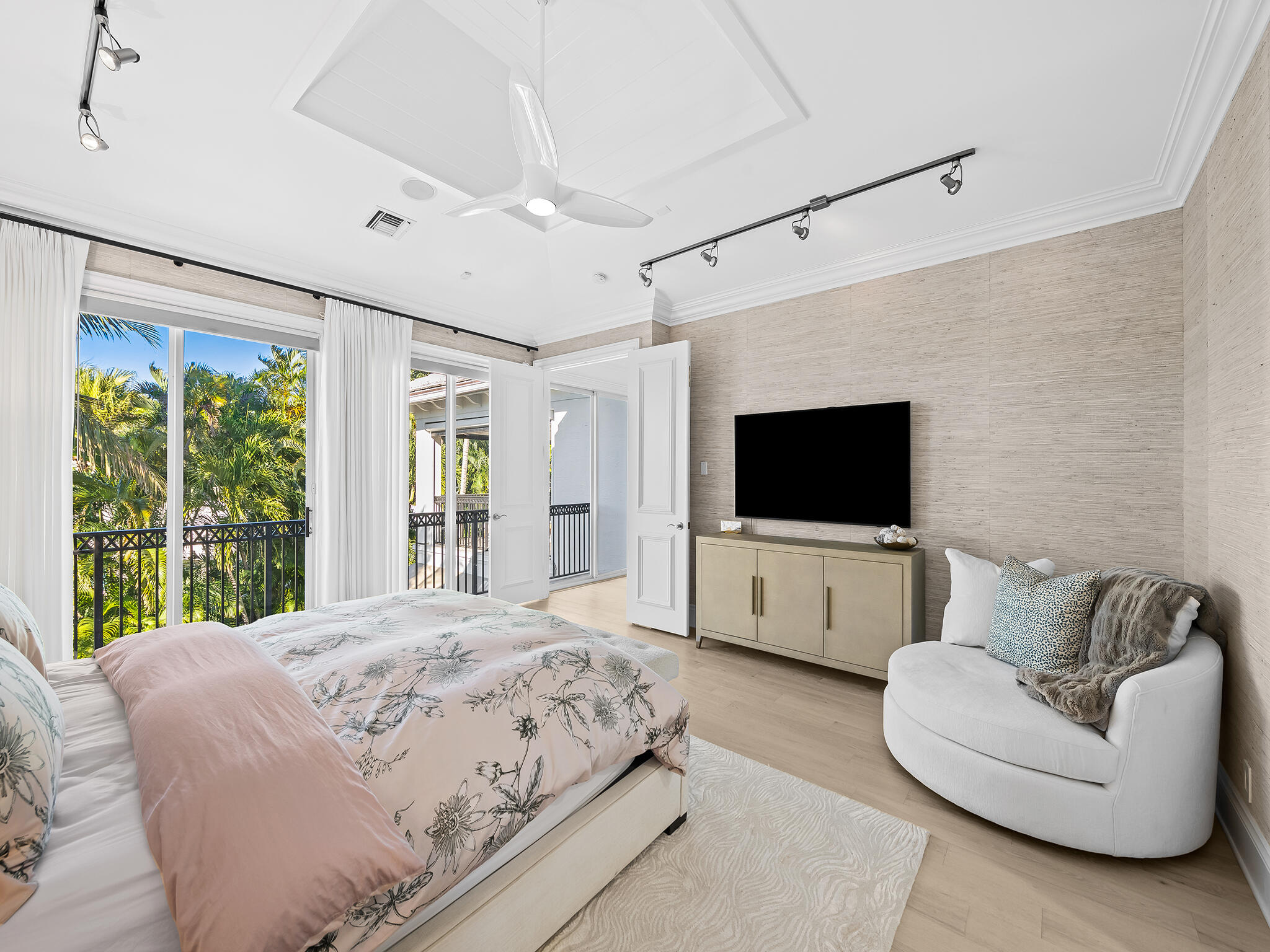 1025 Vista Del Mar Drive N