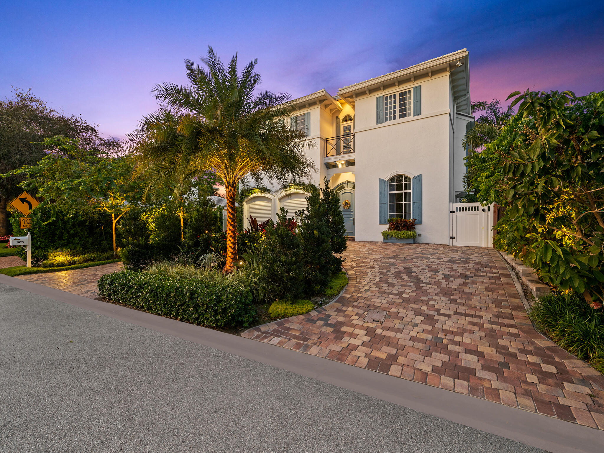 1025 Vista Del Mar Drive N
