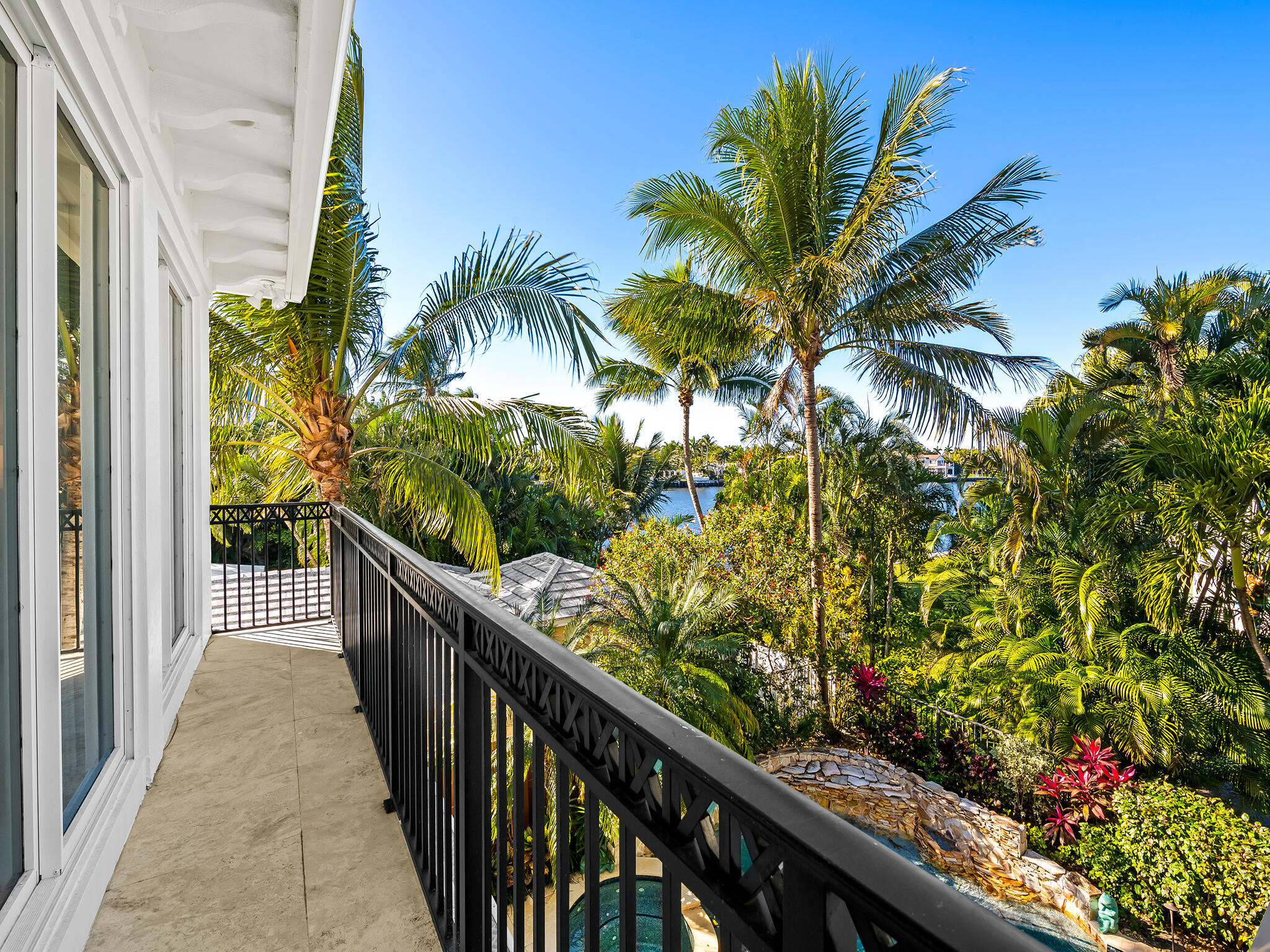 1025 Vista Del Mar Drive N