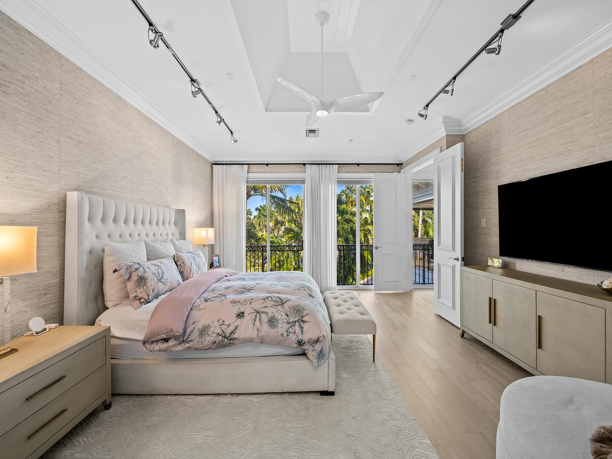 1025 Vista Del Mar Drive N