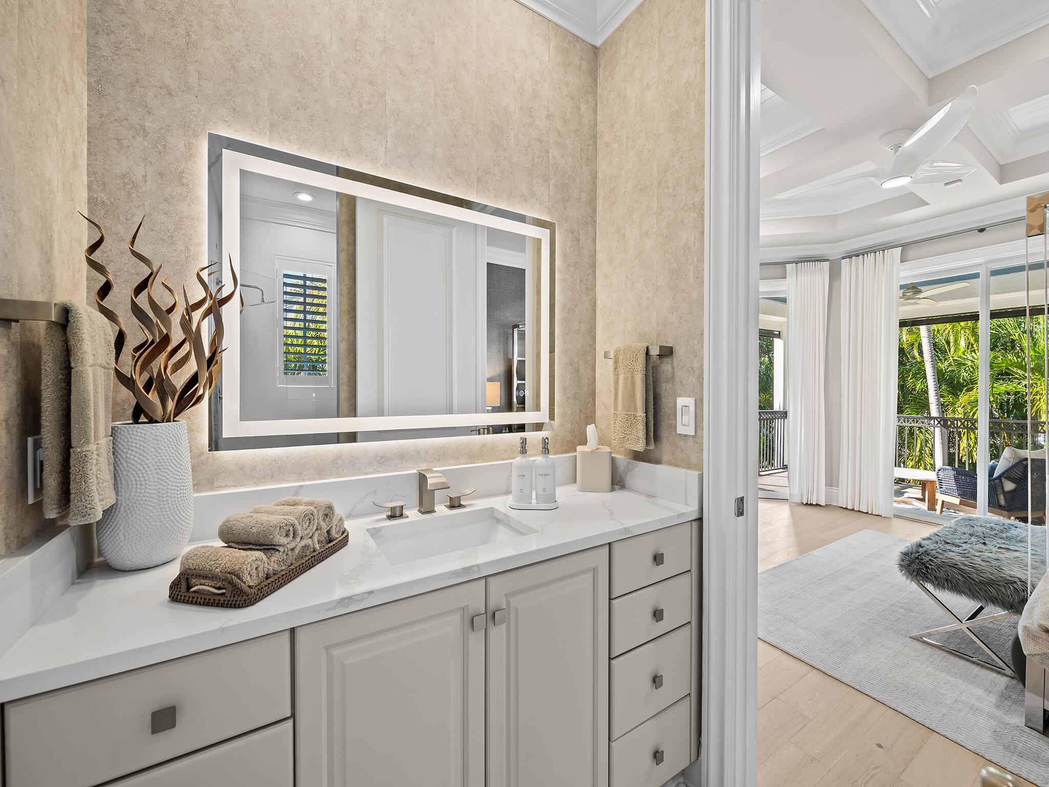 1025 Vista Del Mar Drive N