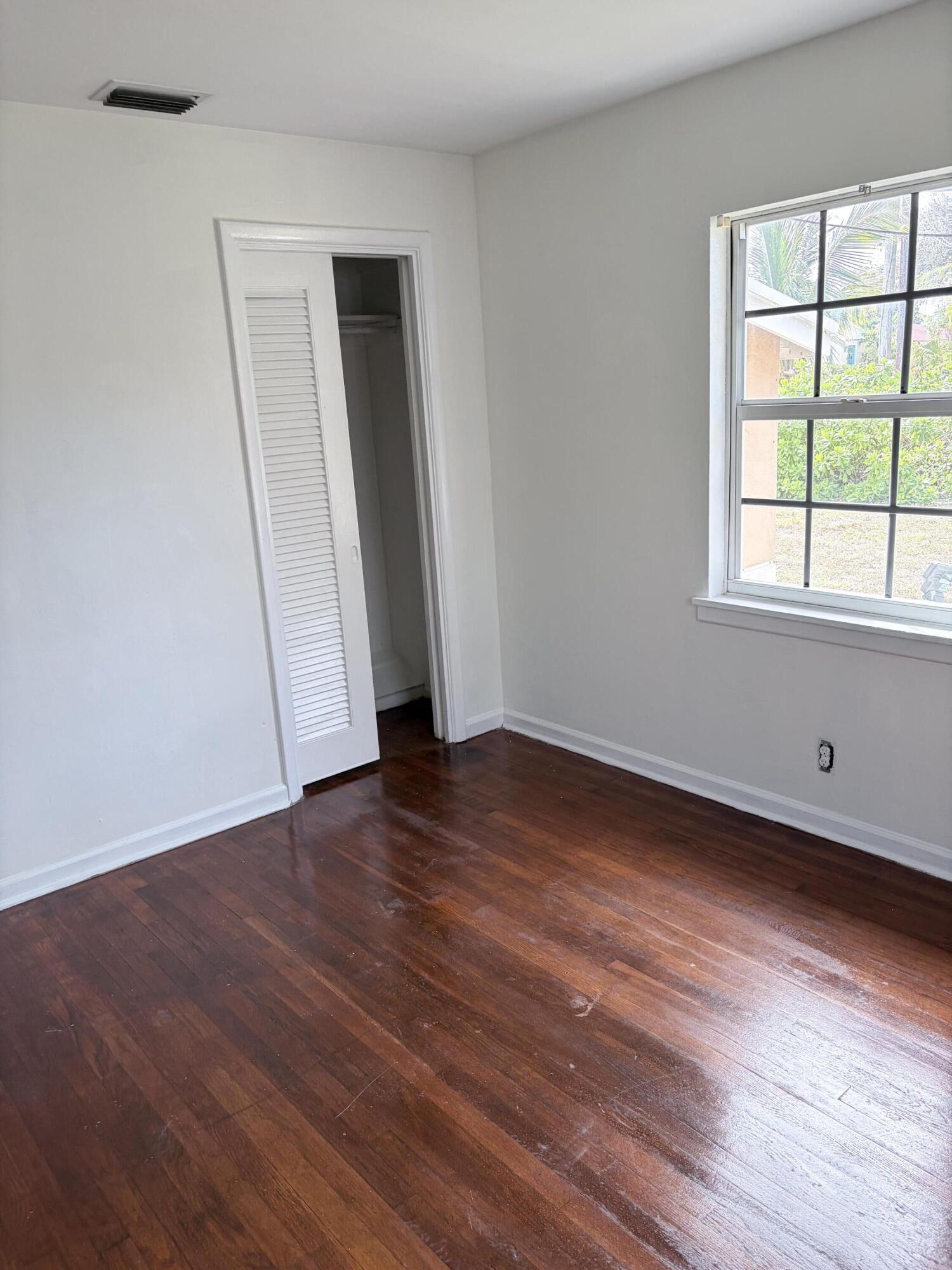 213 SE 9th Street