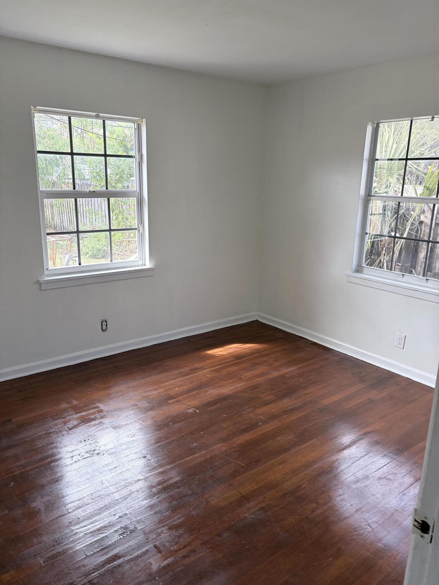 213 SE 9th Street
