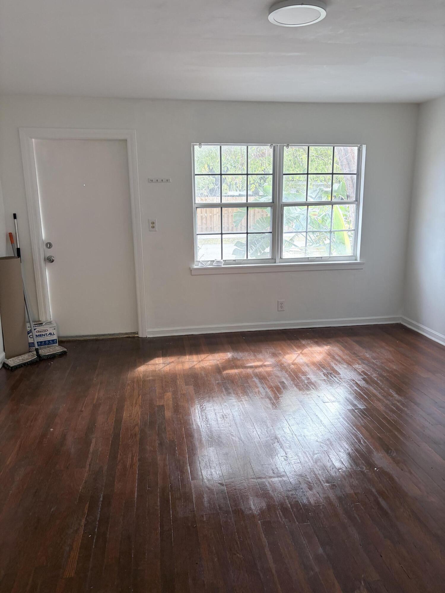213 SE 9th Street