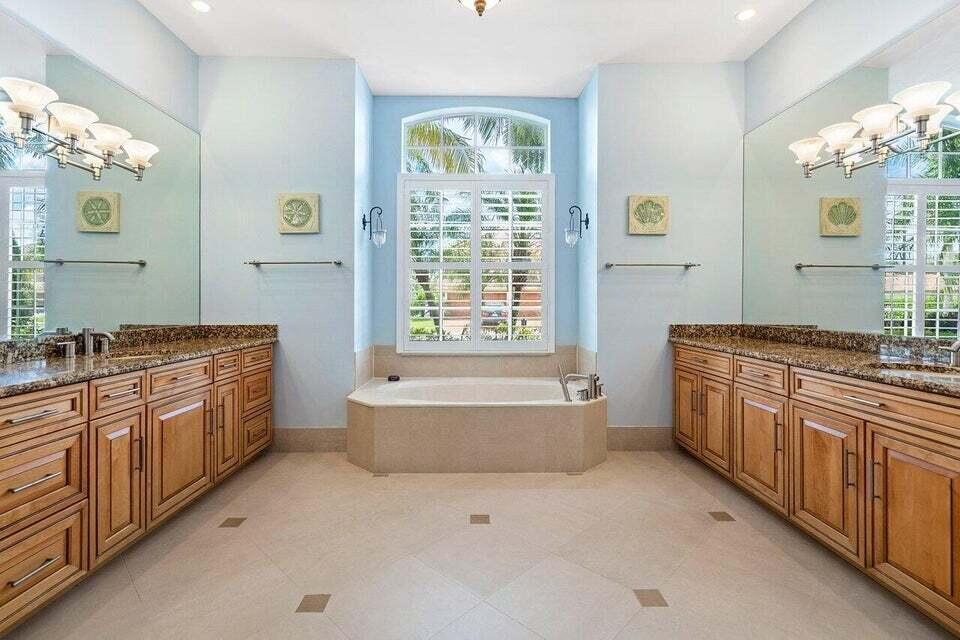 12437 Antille Drive