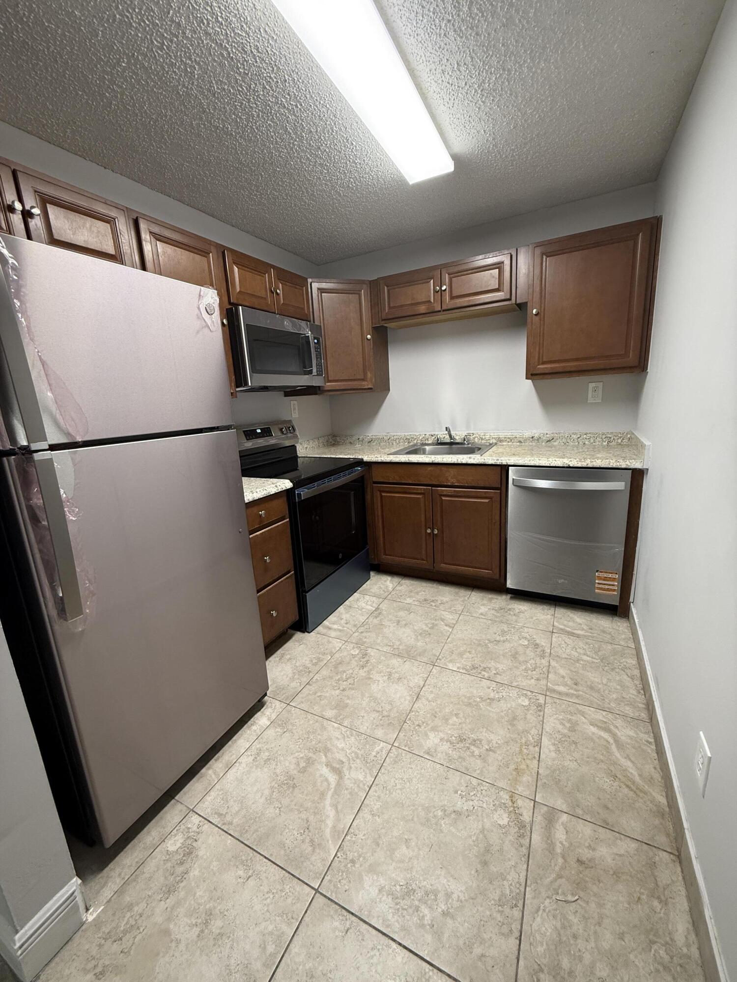 1106 Meadows Circle 1106