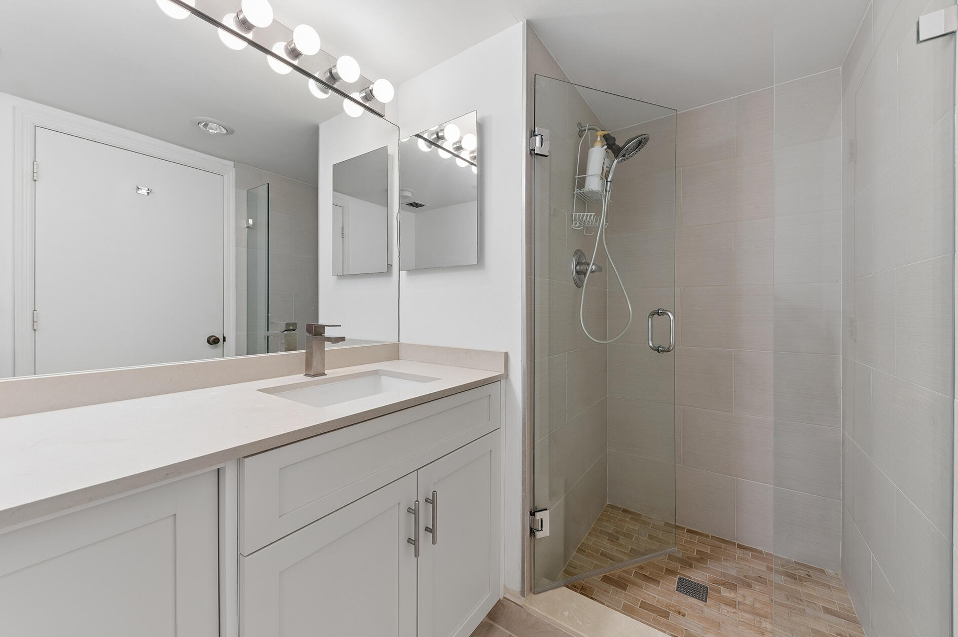 100 SE 5th Avenue 102