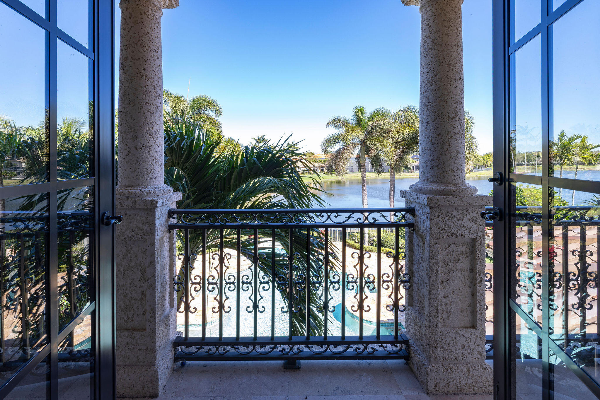 9253 Este Lago Drive