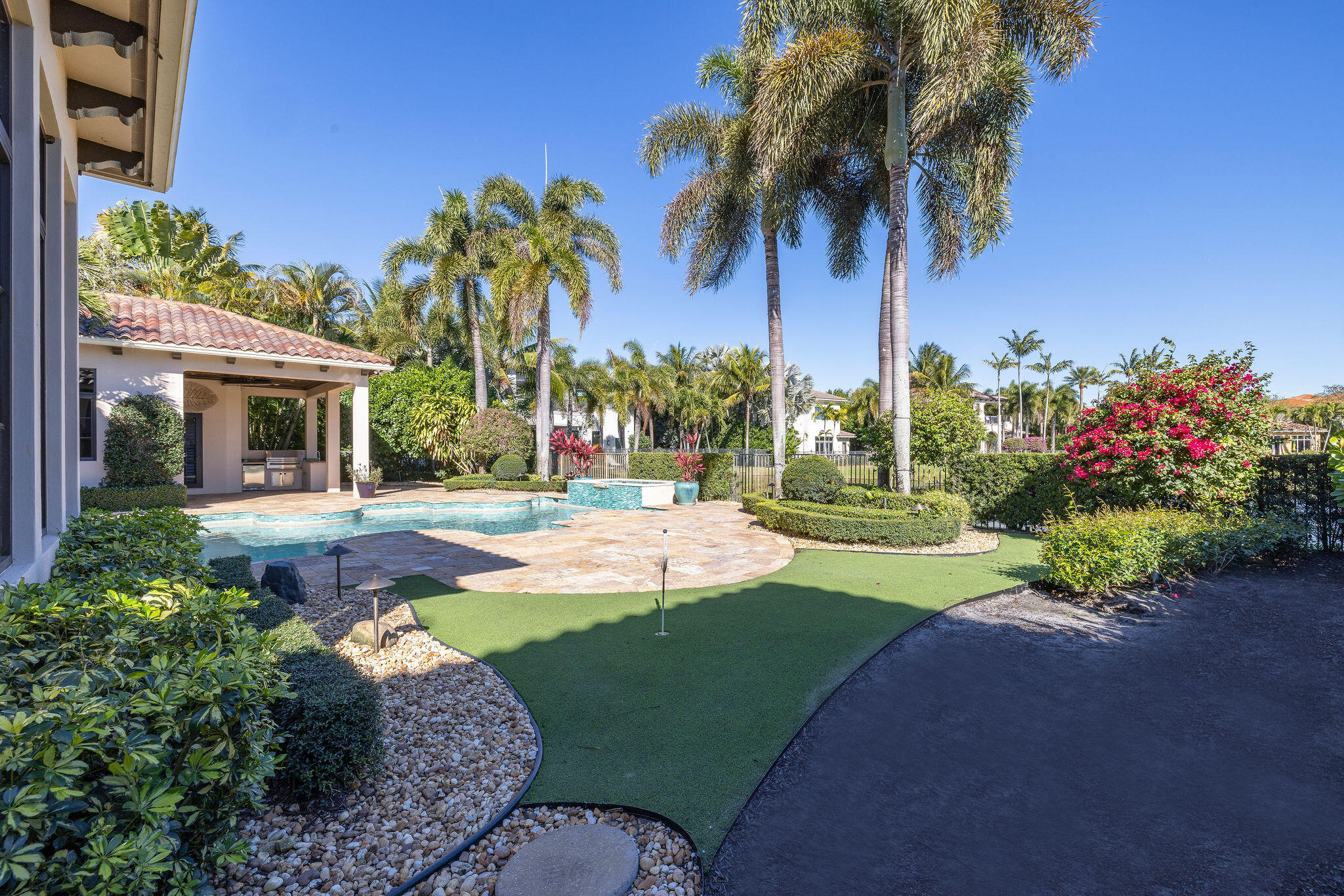 9253 Este Lago Drive
