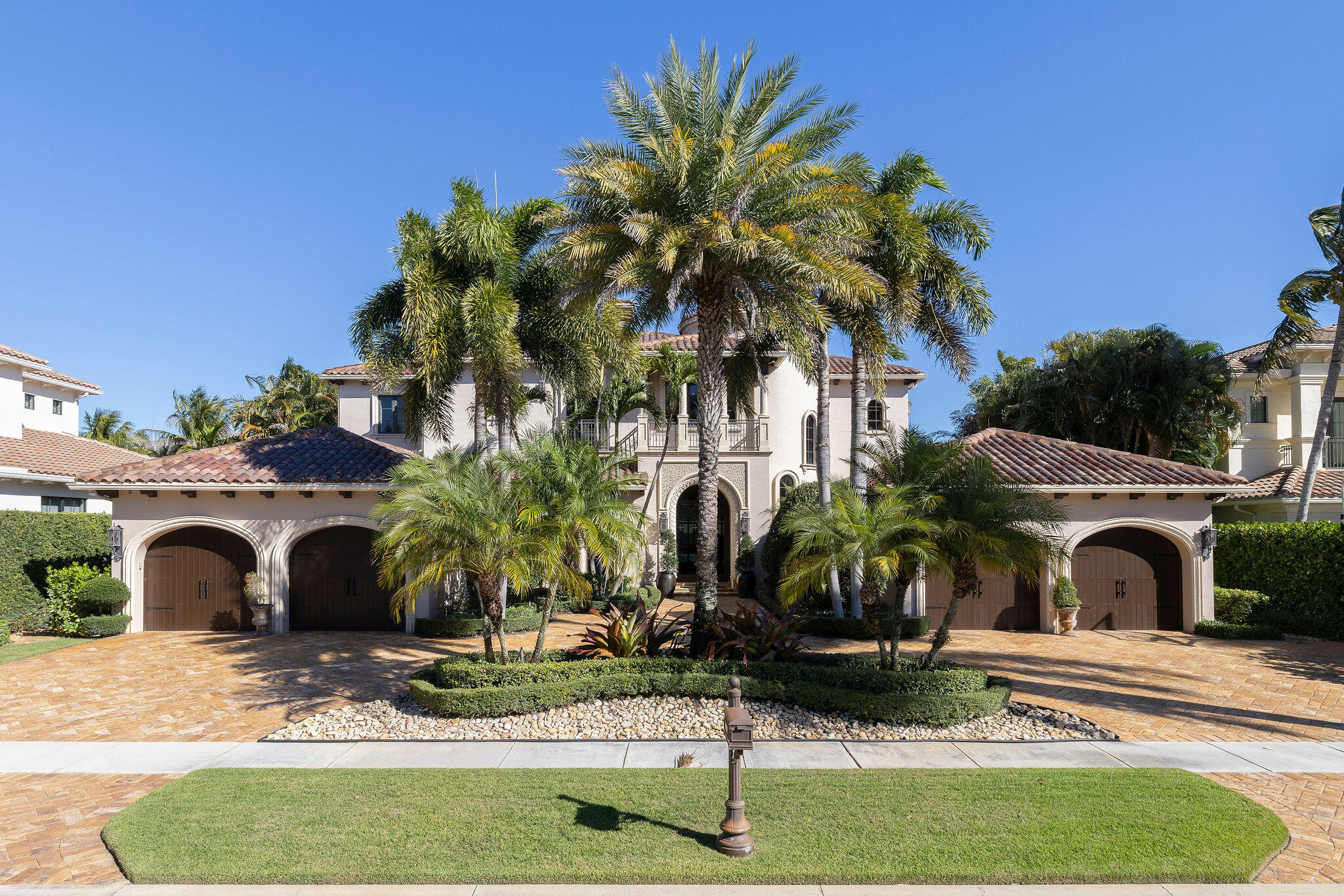 9253 Este Lago Drive