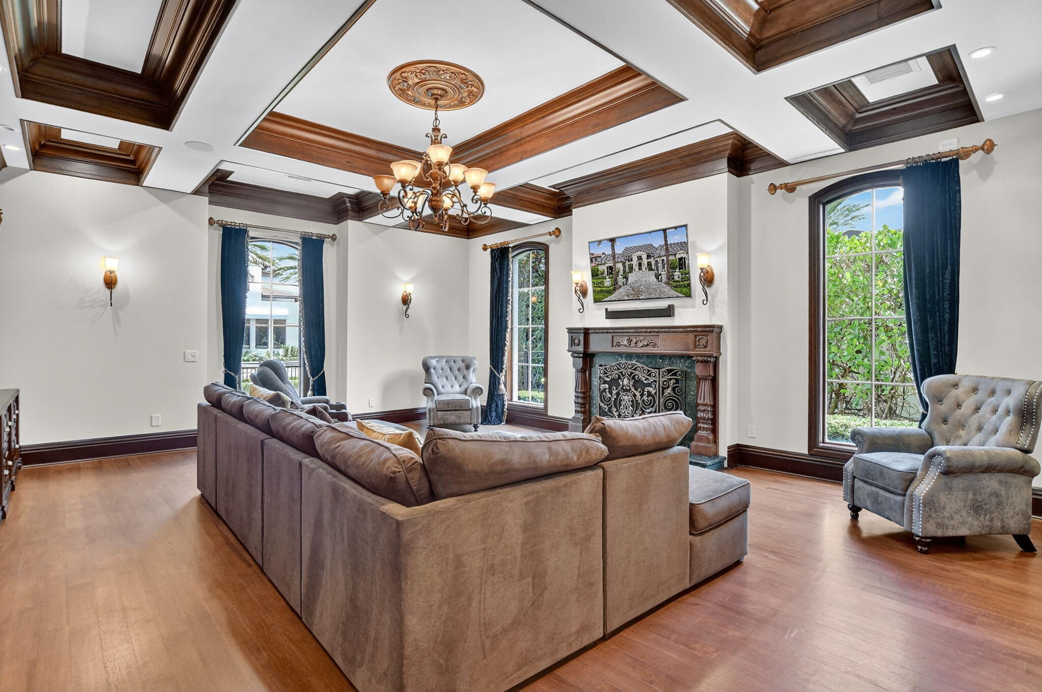 377 E Coconut Palm Road