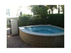588 NW Dickens Court