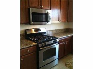 48 NW Hawthorne Place