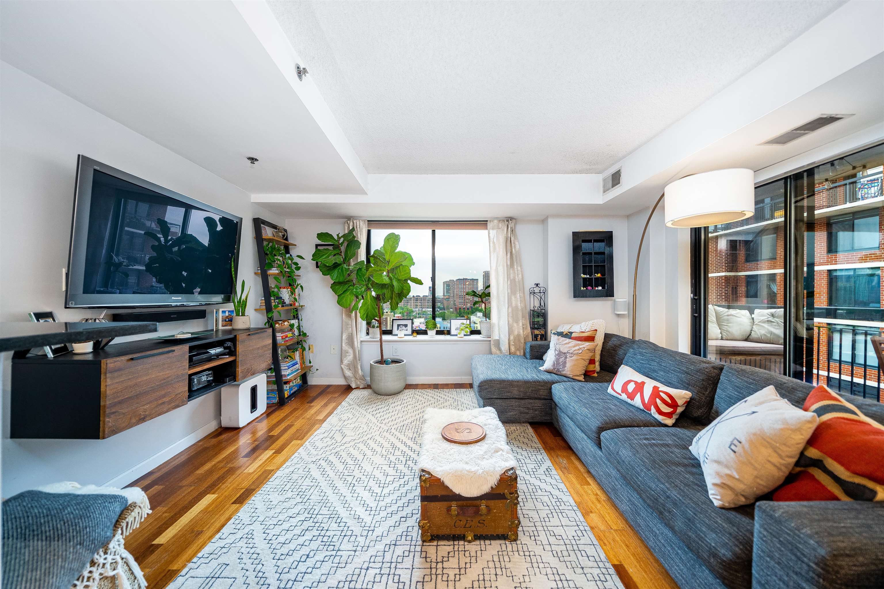 700 1ST ST Unit: 14A