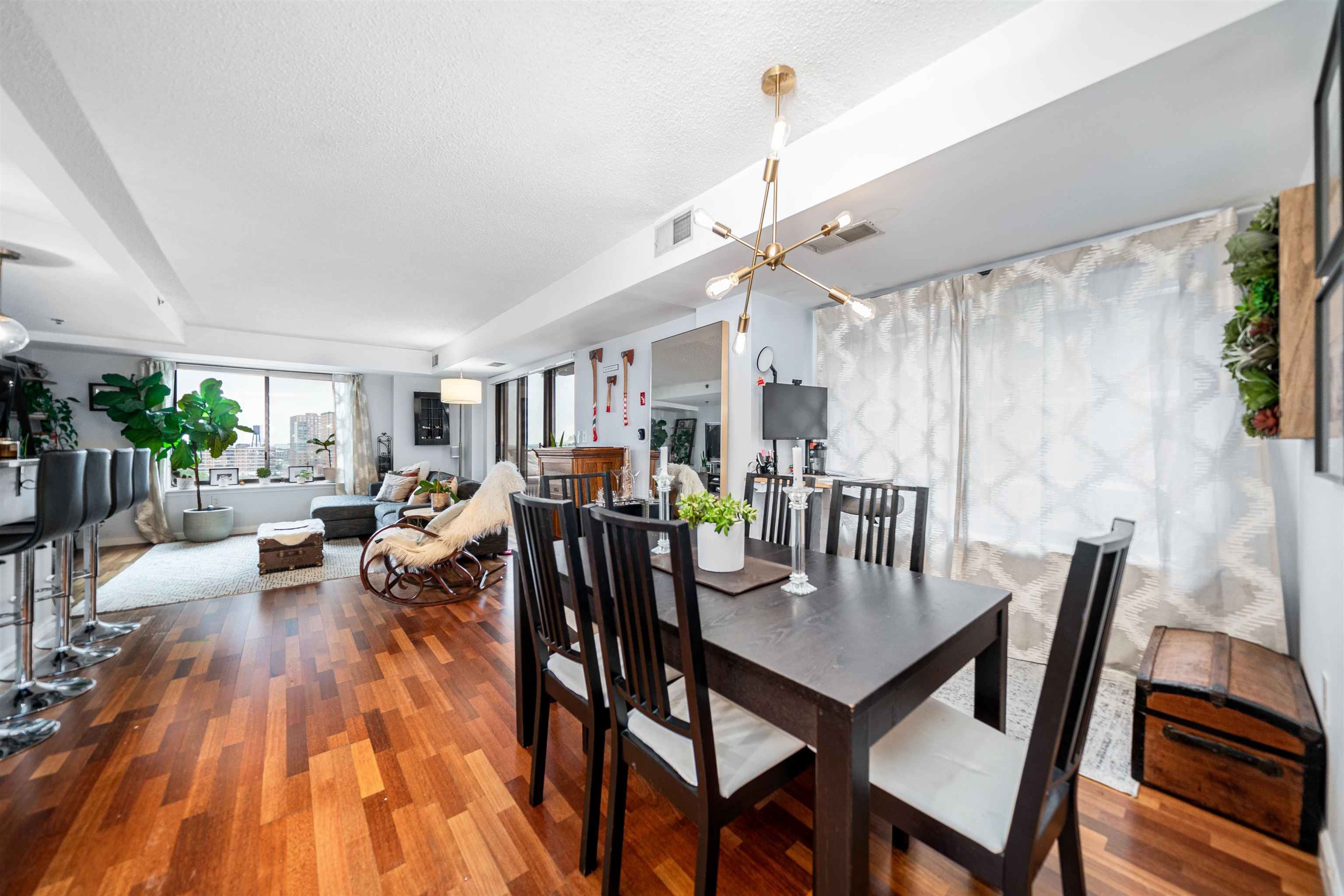 700 1ST ST Unit: 14A