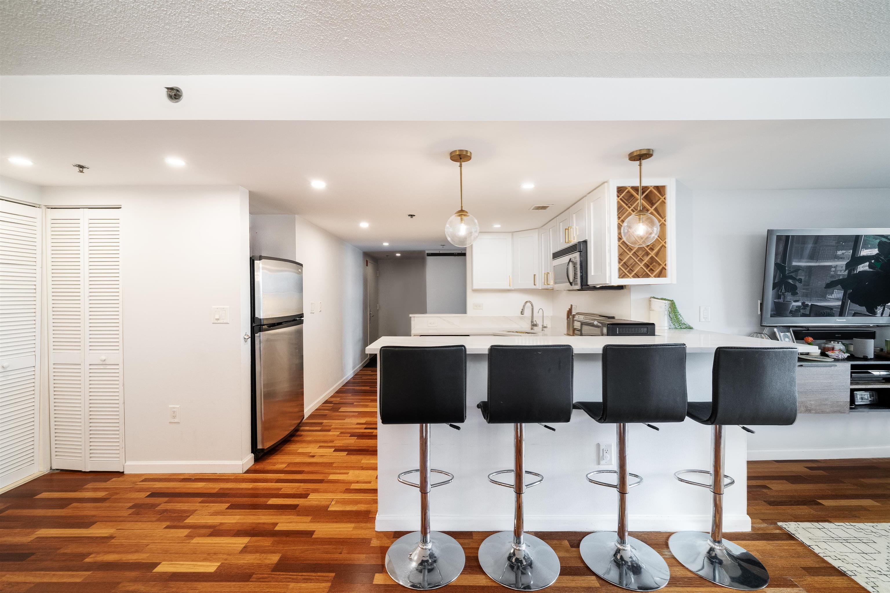 700 1ST ST Unit: 14A