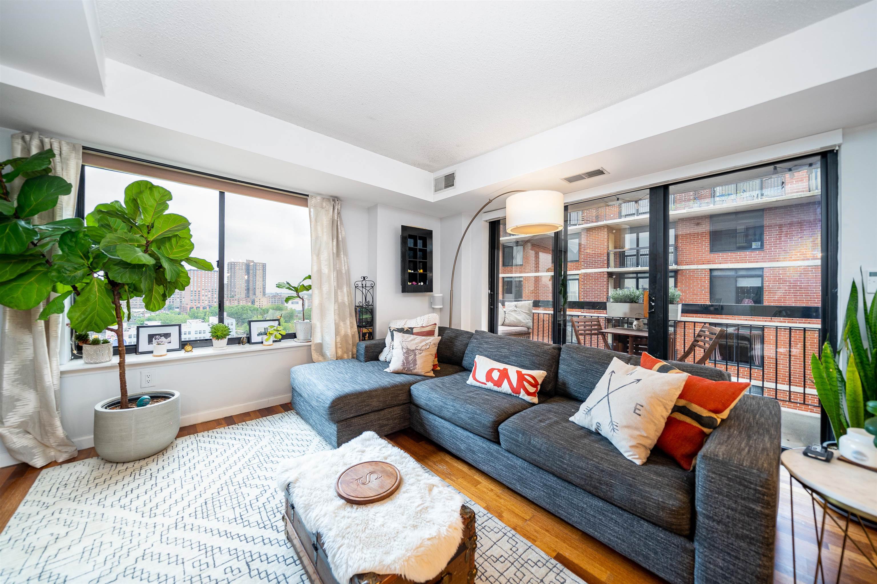 700 1ST ST Unit: 14A
