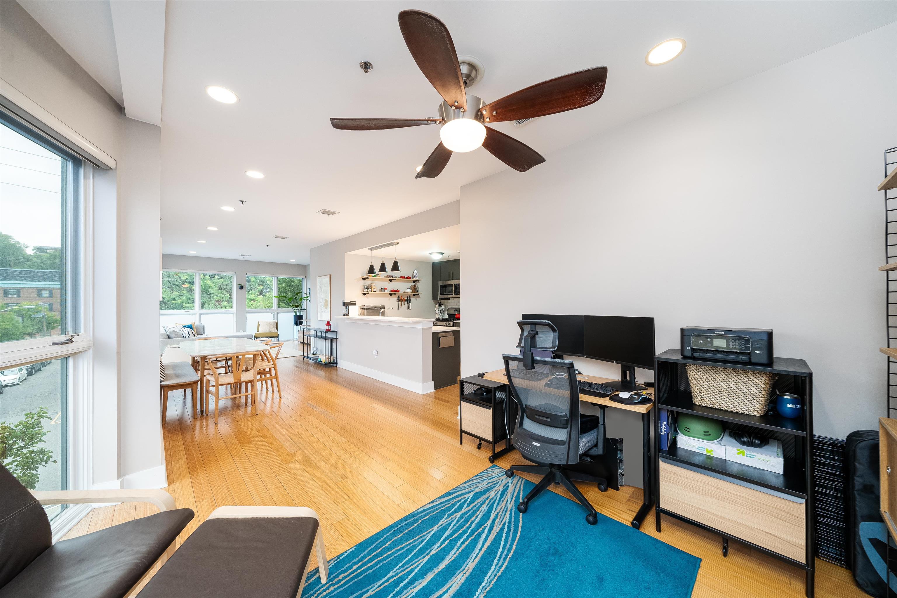 636 5TH ST Unit: 302