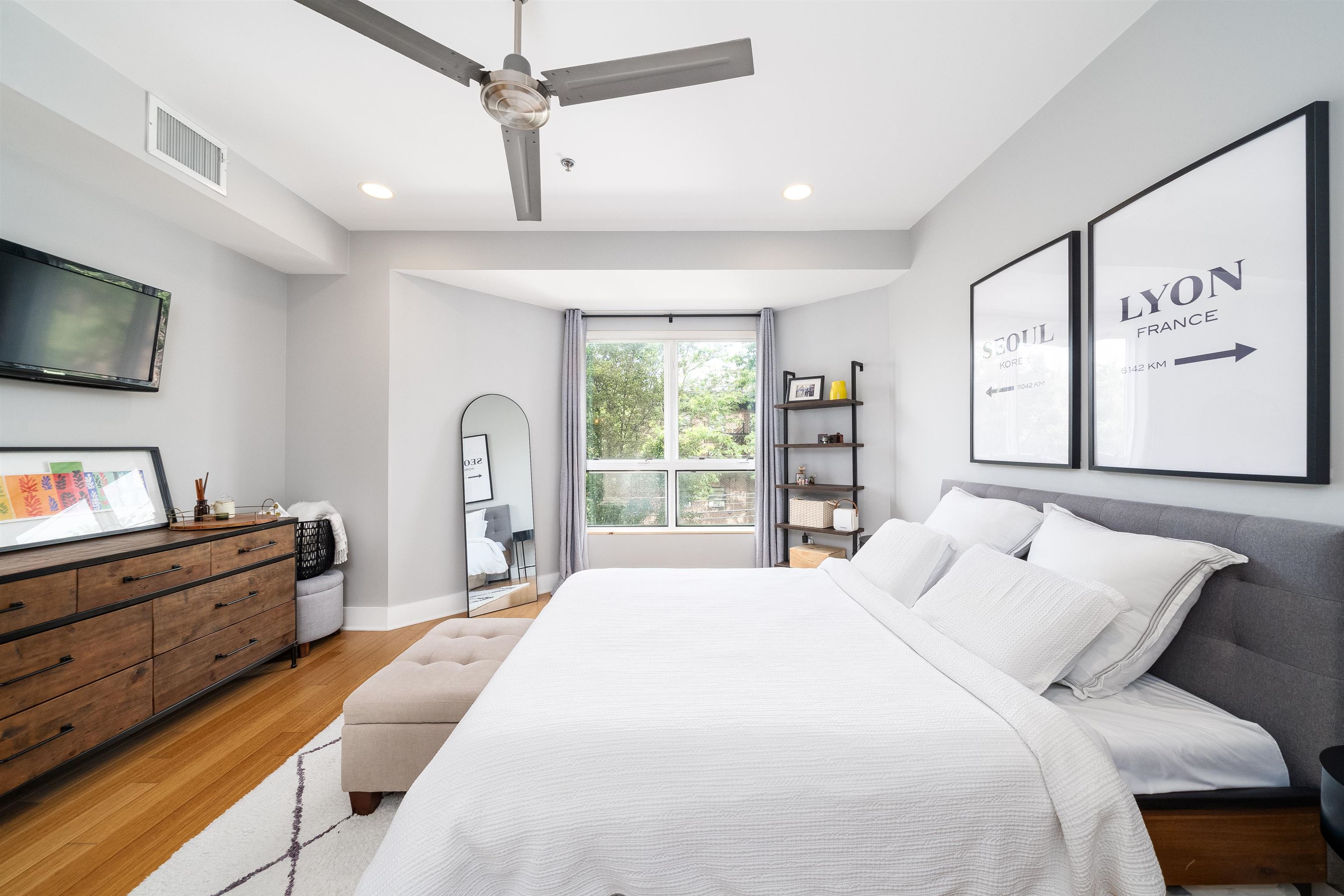 636 5TH ST Unit: 302