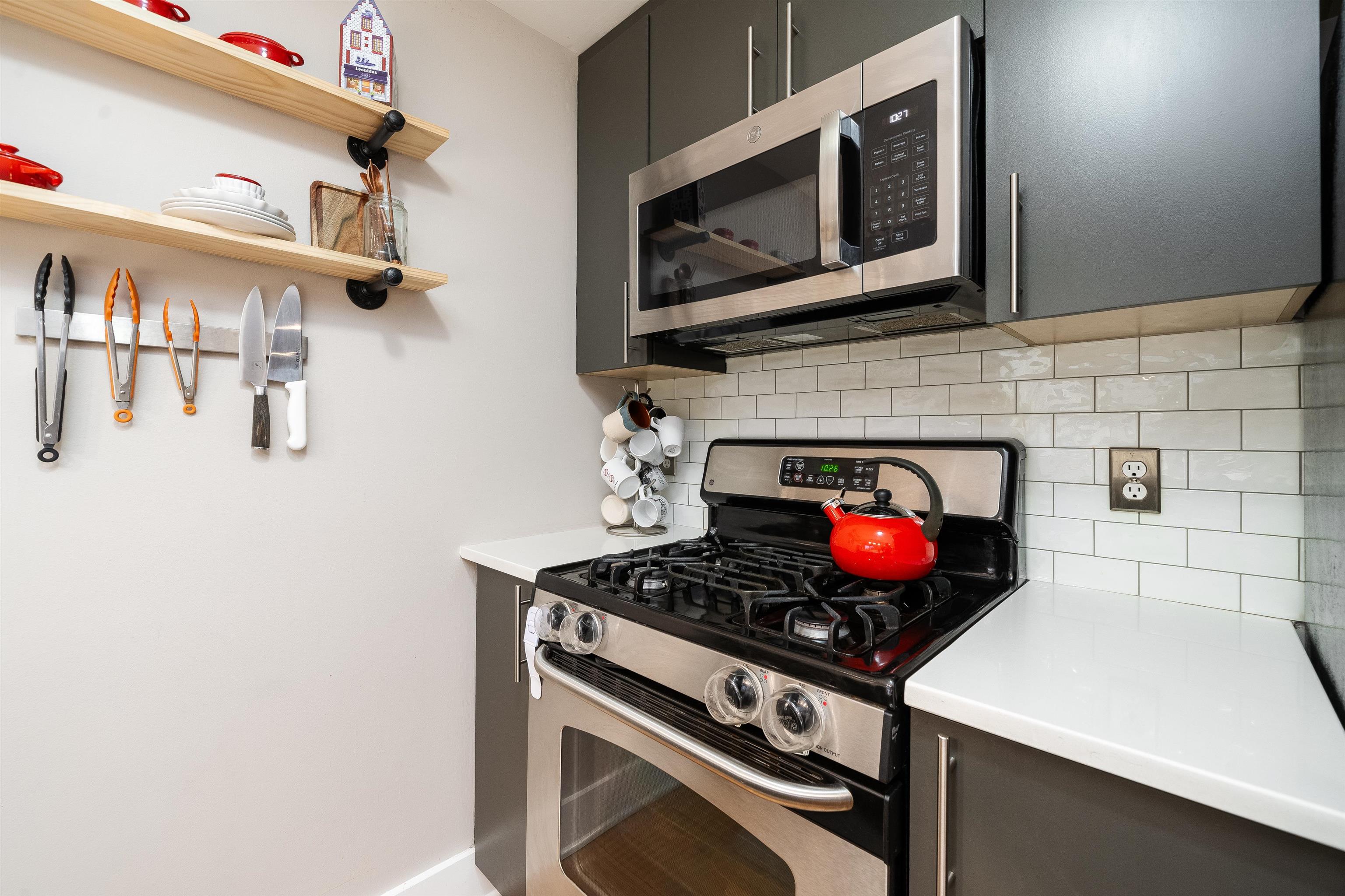 636 5TH ST Unit: 302