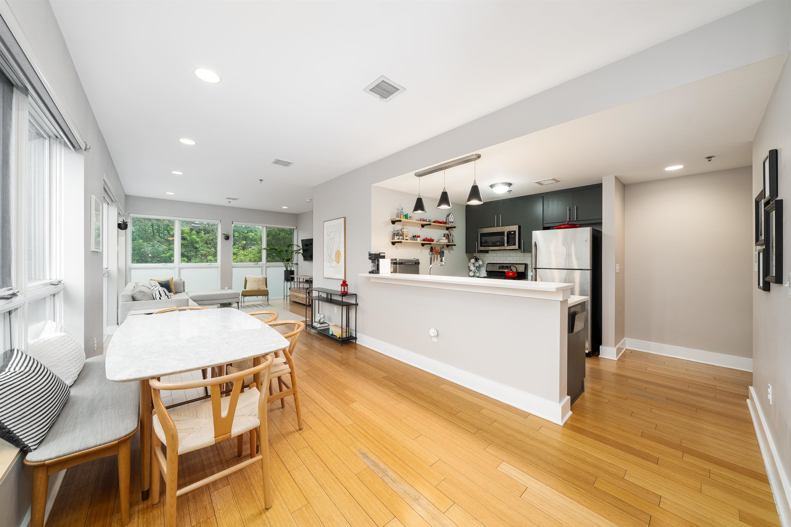 636 5TH ST Unit: 302