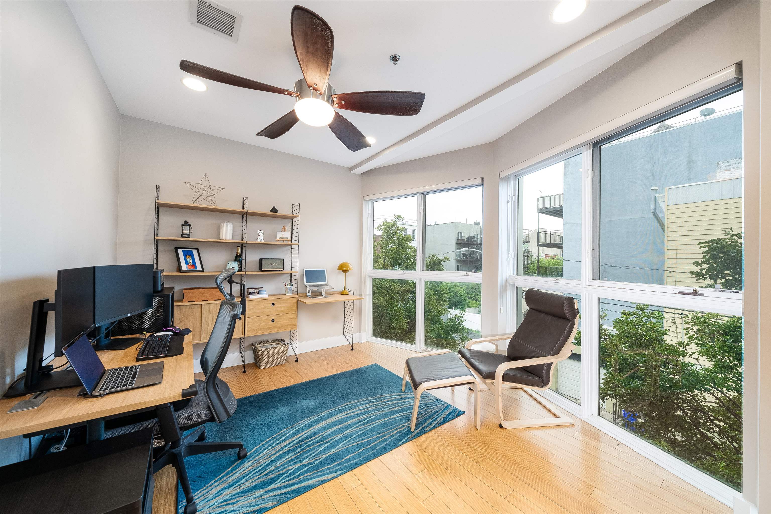 636 5TH ST Unit: 302