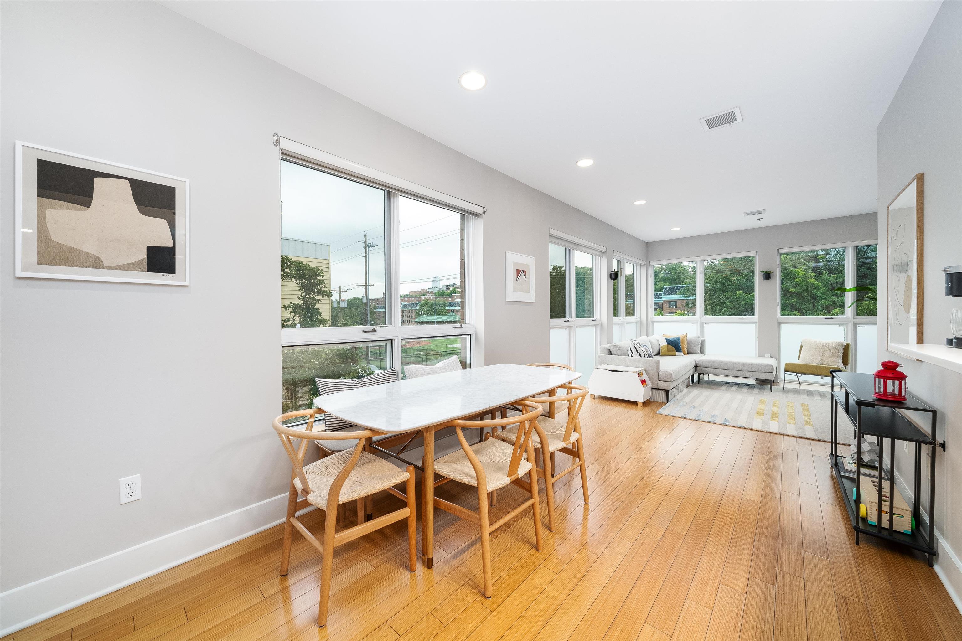 636 5TH ST Unit: 302