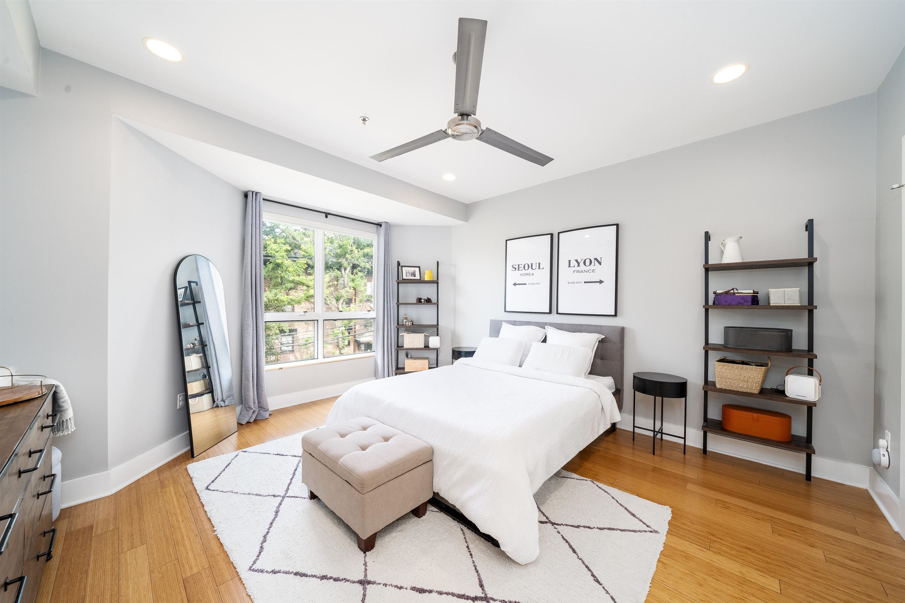 636 5TH ST Unit: 302