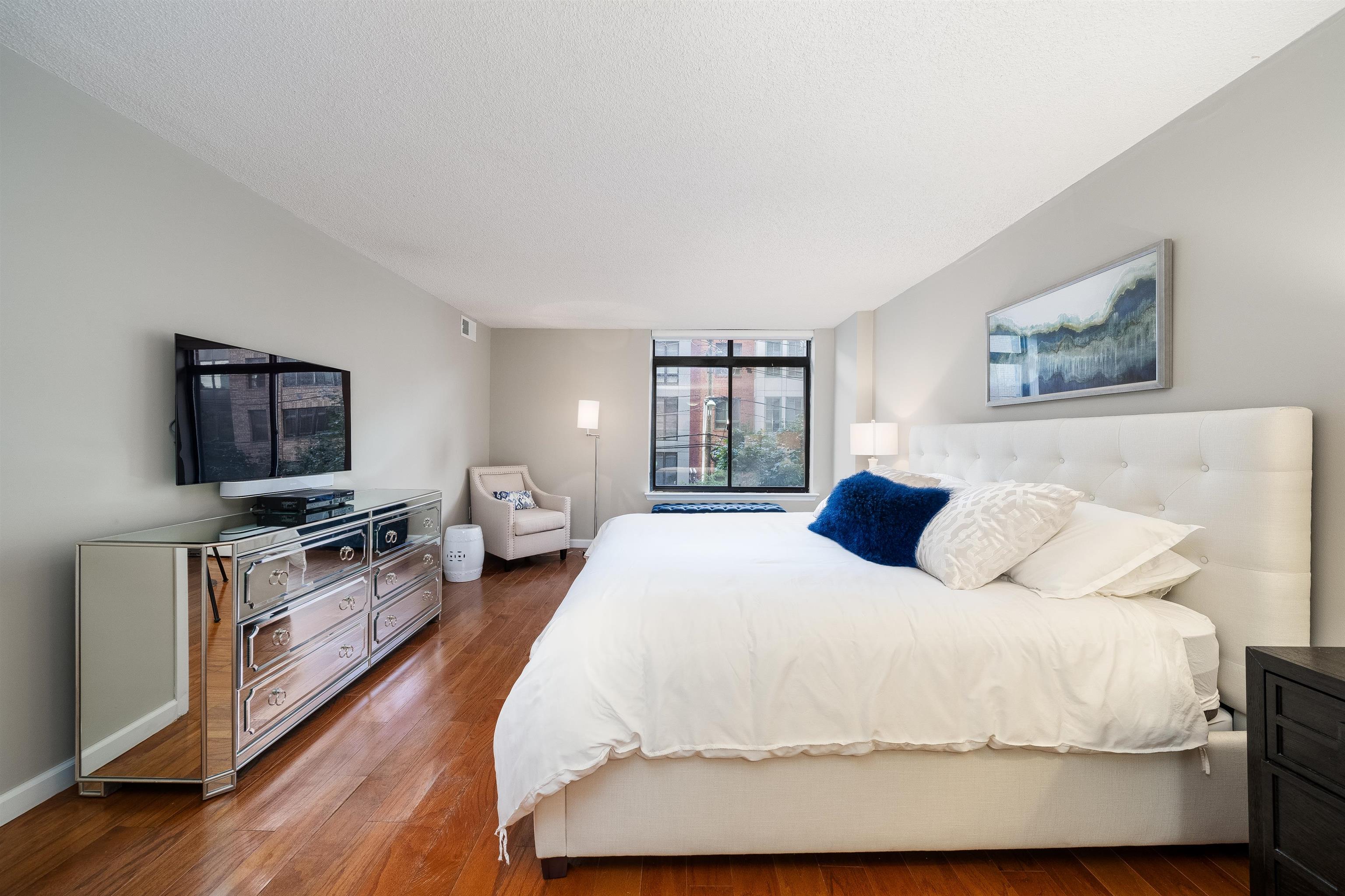 700 1ST ST Unit: 2E