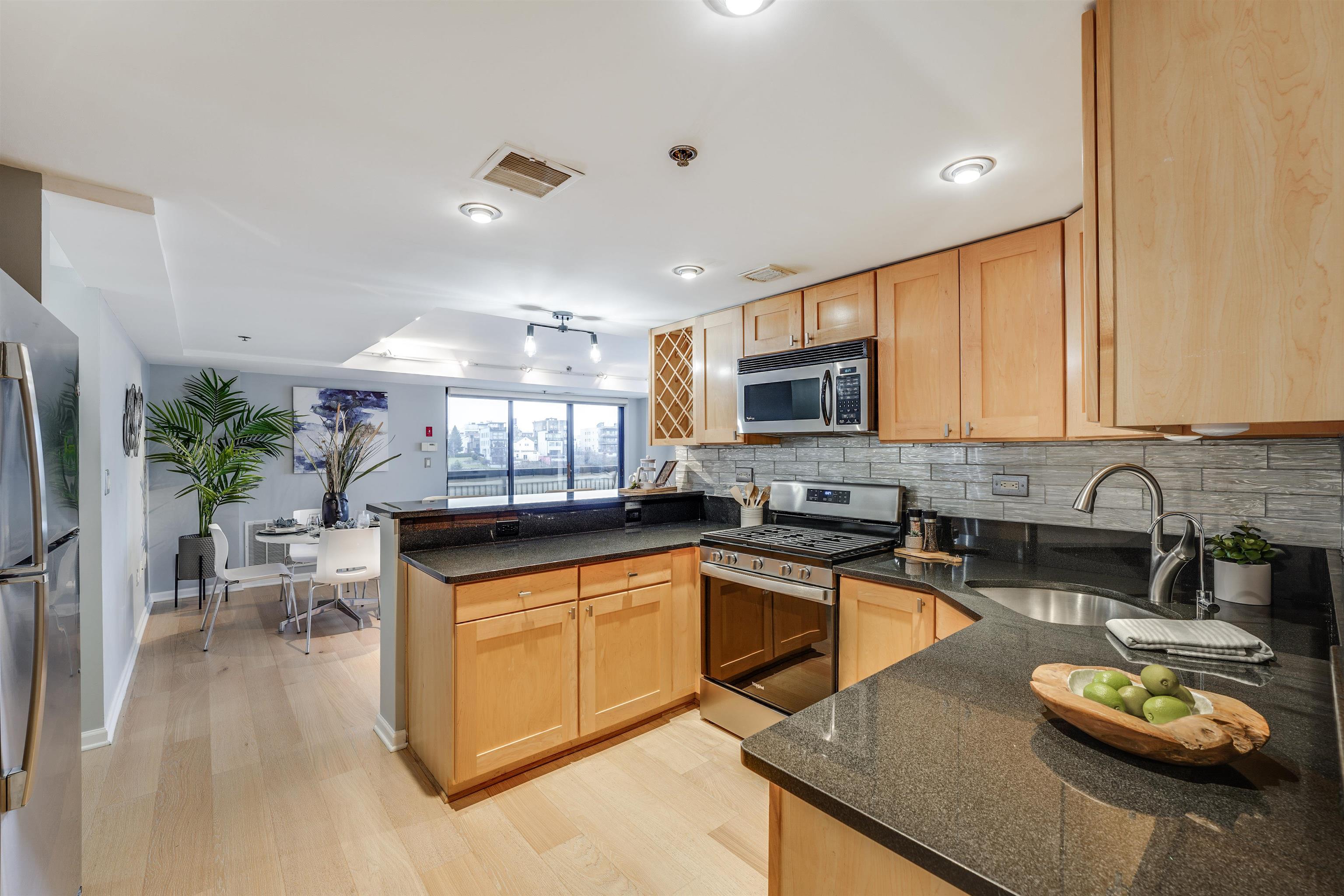 700 1ST ST Unit: 14D