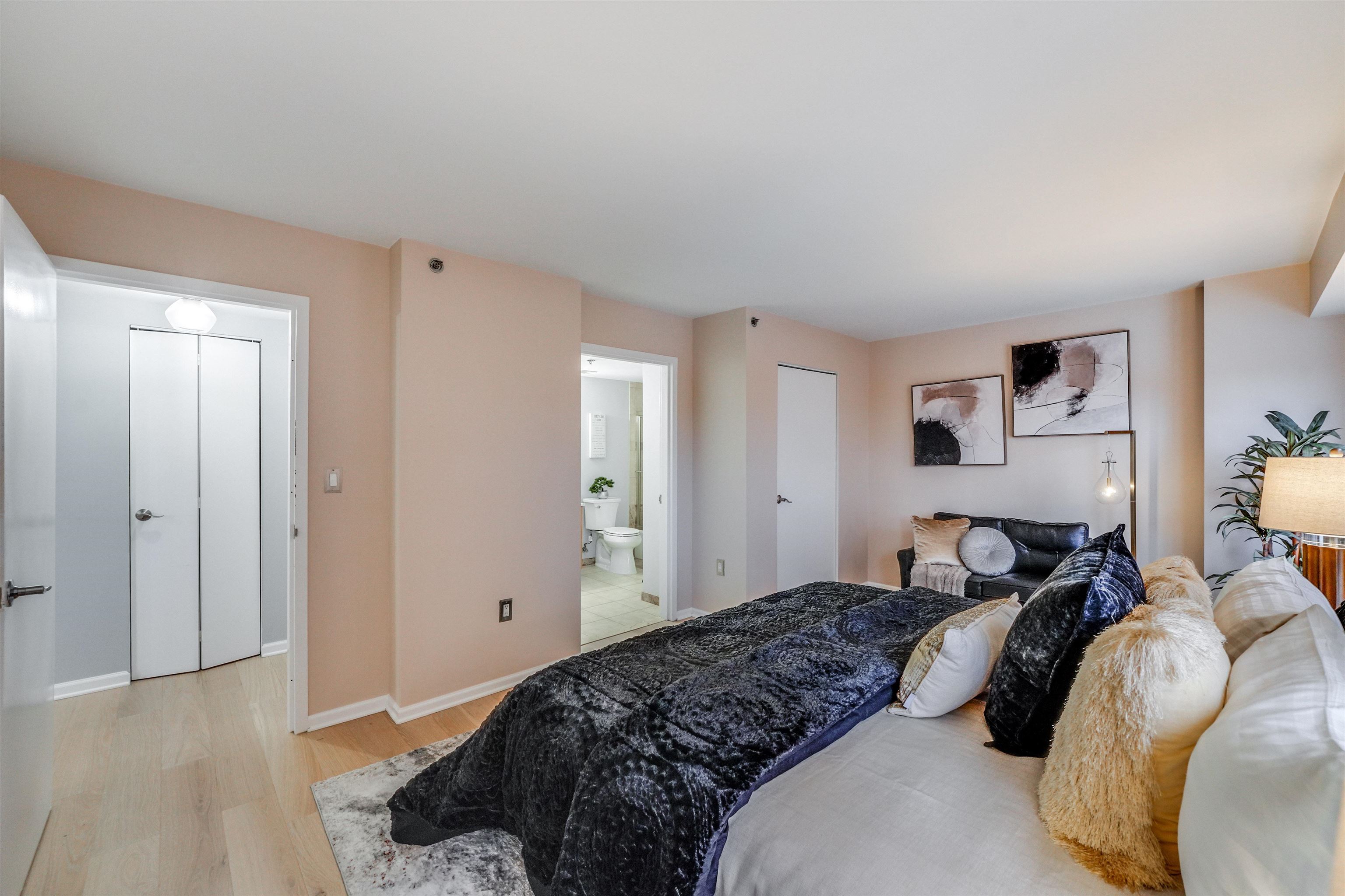 700 1ST ST Unit: 14D