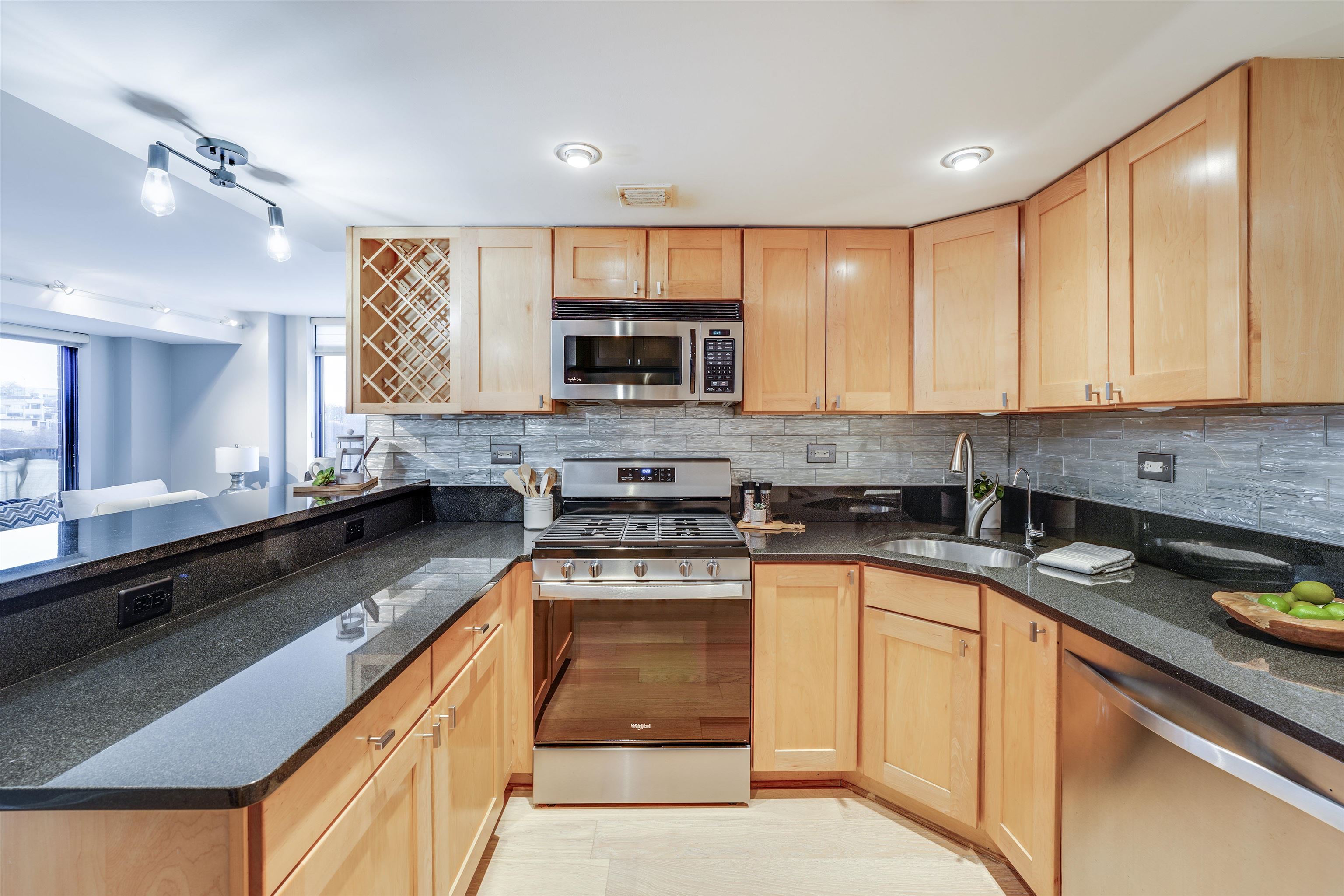 700 1ST ST Unit: 14D