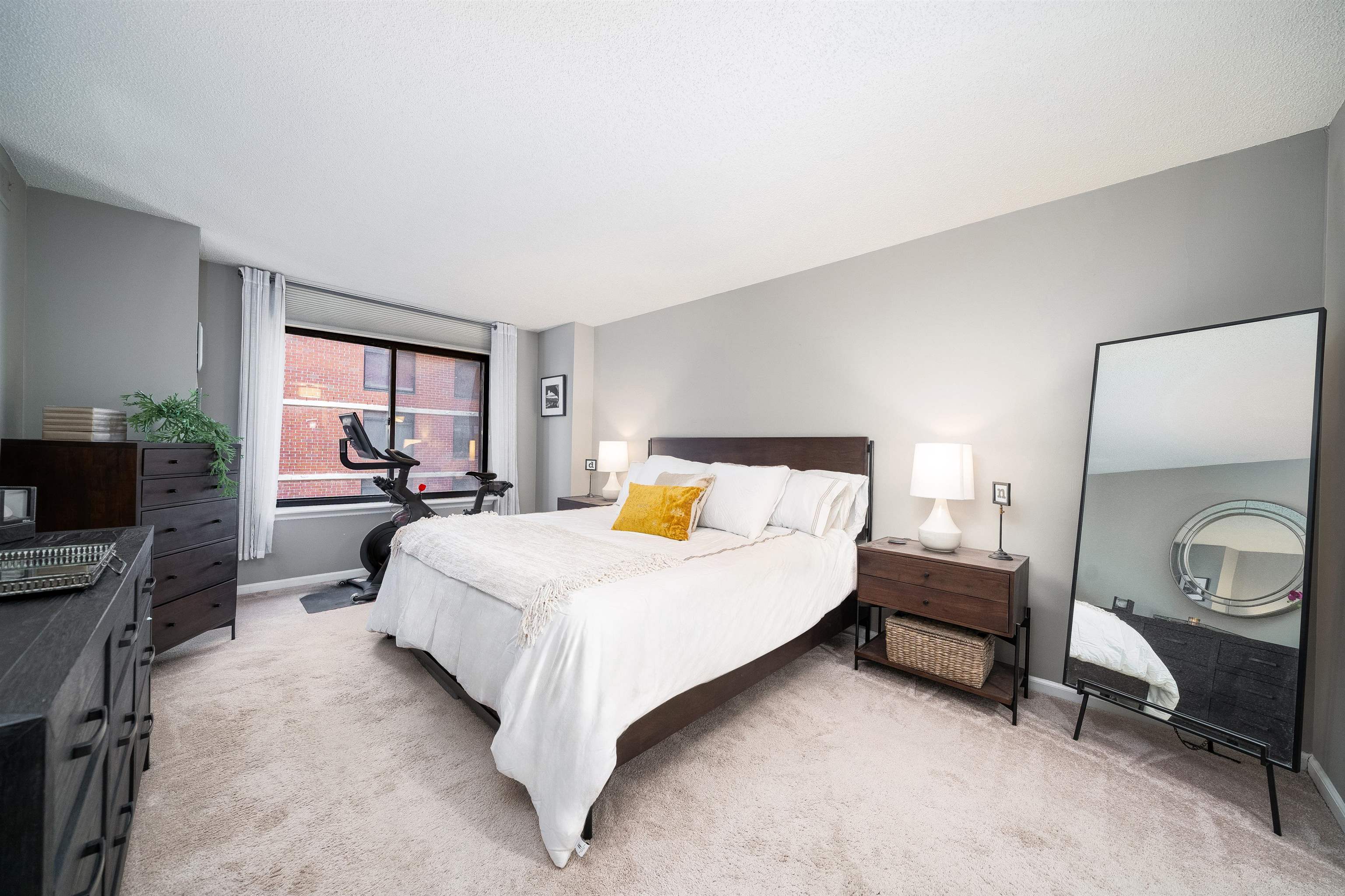 700 1ST ST Unit: 12M