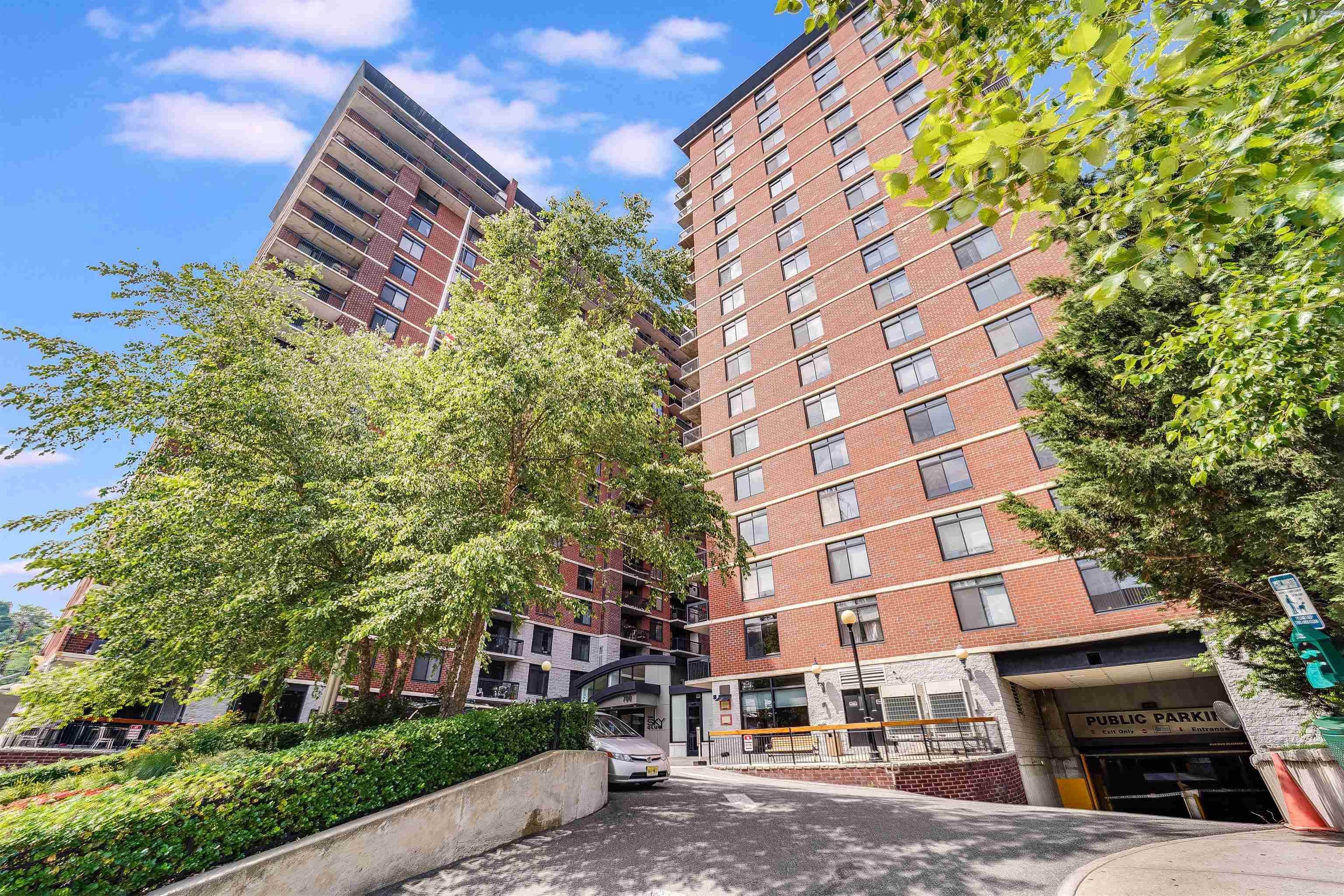 700 1ST ST Unit: 12M