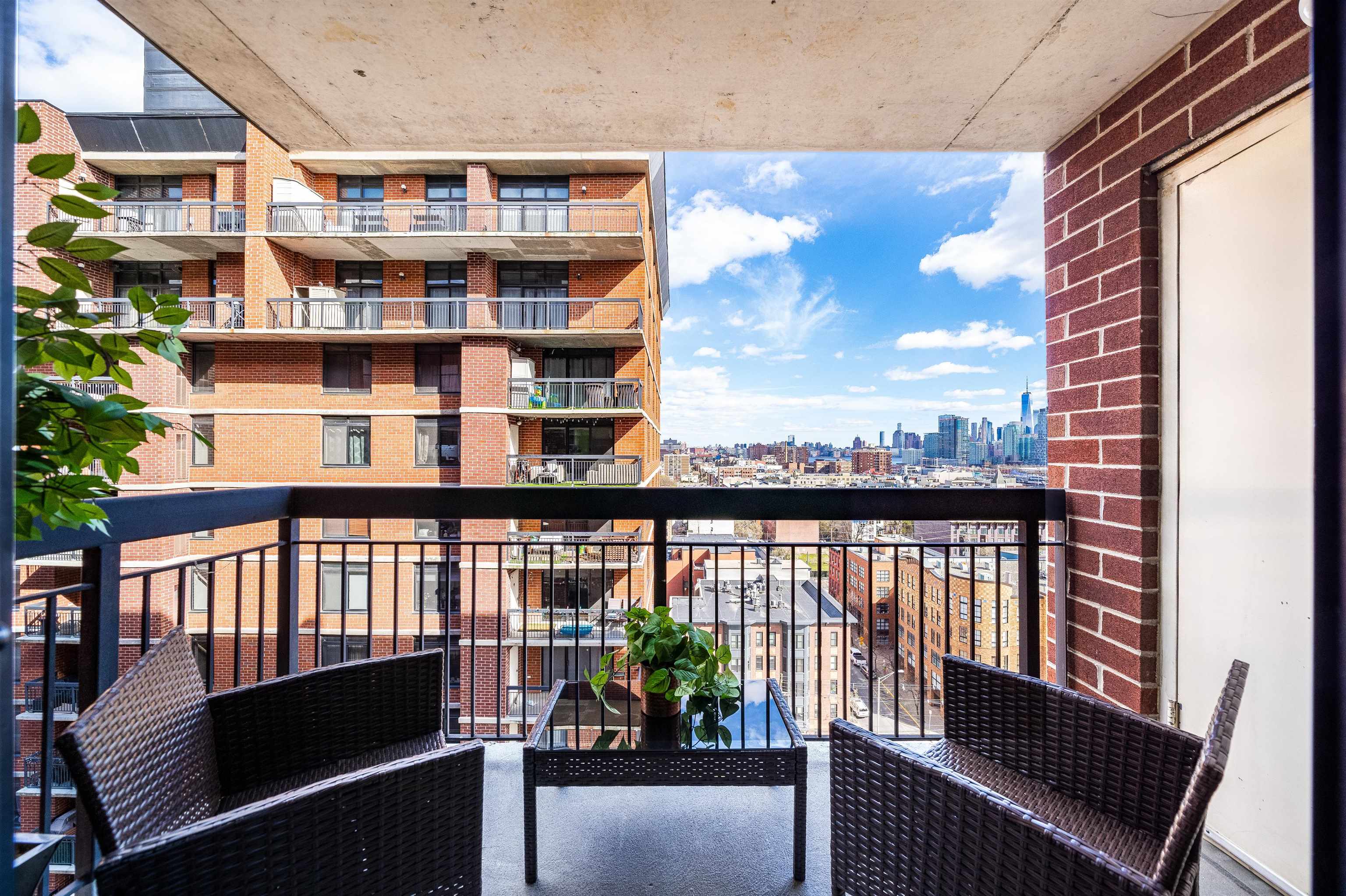 700 1ST ST Unit: 14K