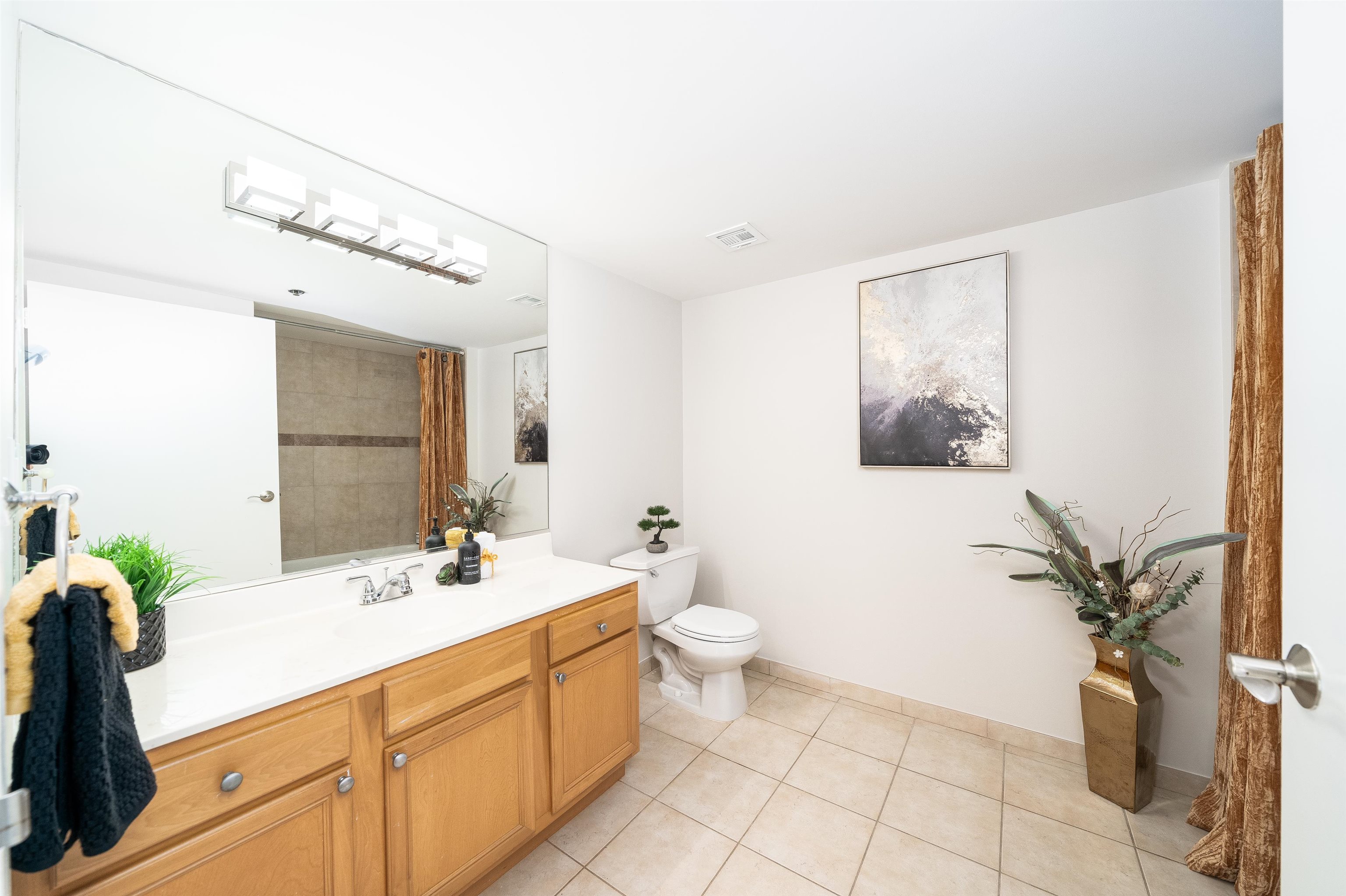 700 1ST ST Unit: 14K