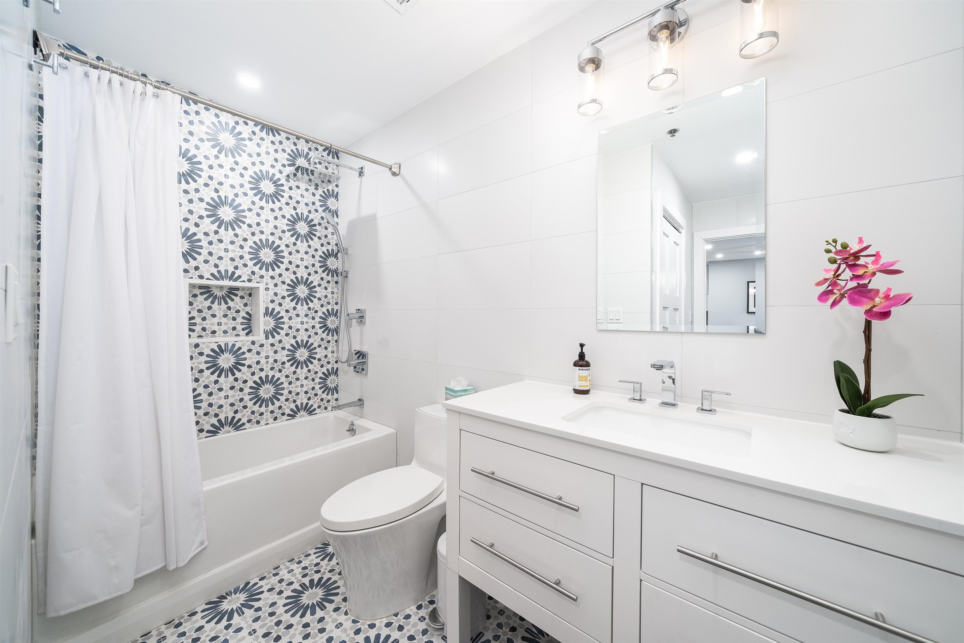 700 1ST ST Unit: 16F