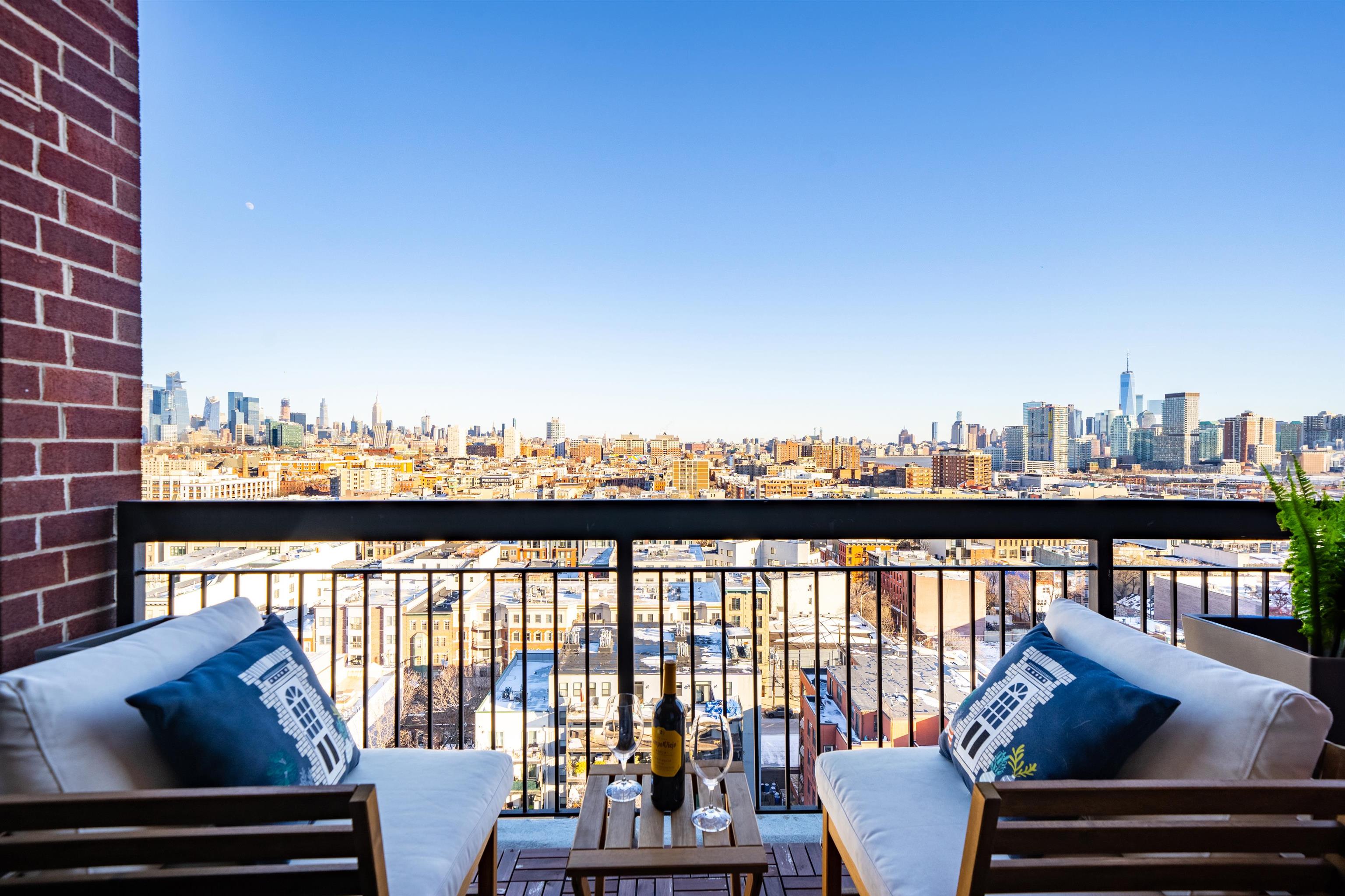 700 1ST ST Unit: 16F