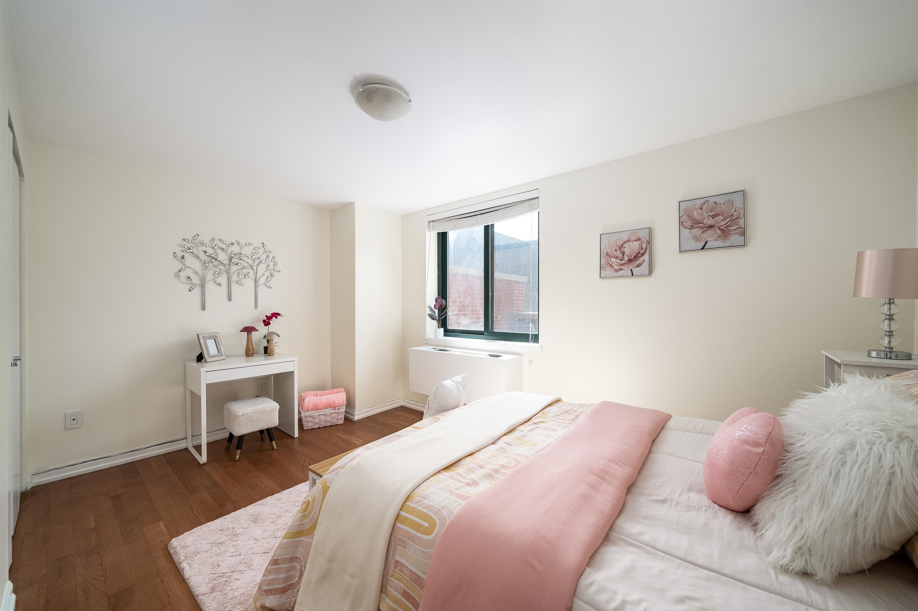 205 10TH ST Unit: 6P