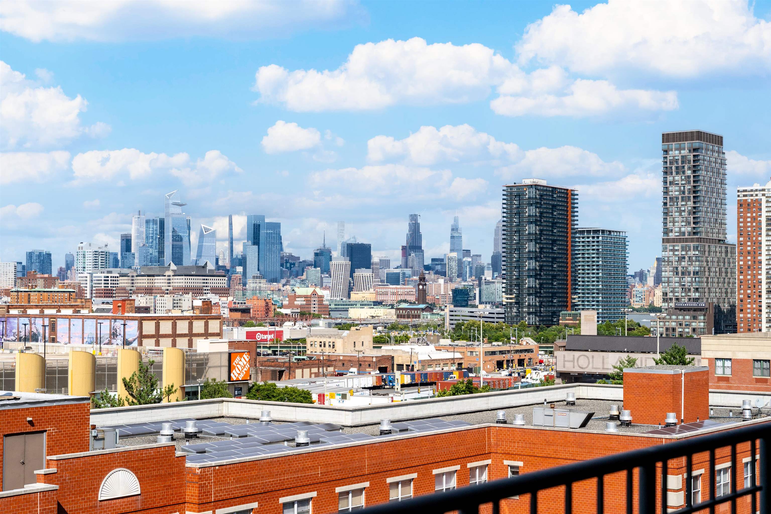 205 10TH ST Unit: 6P