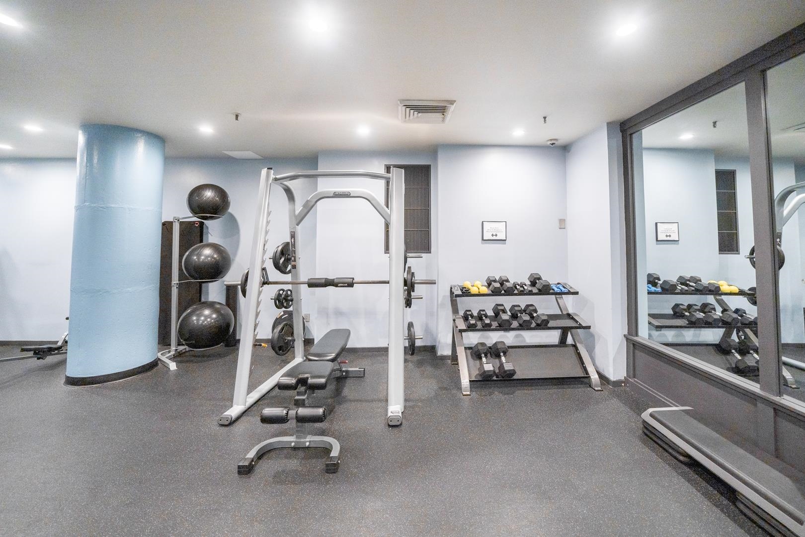 205 10TH ST Unit: 6P