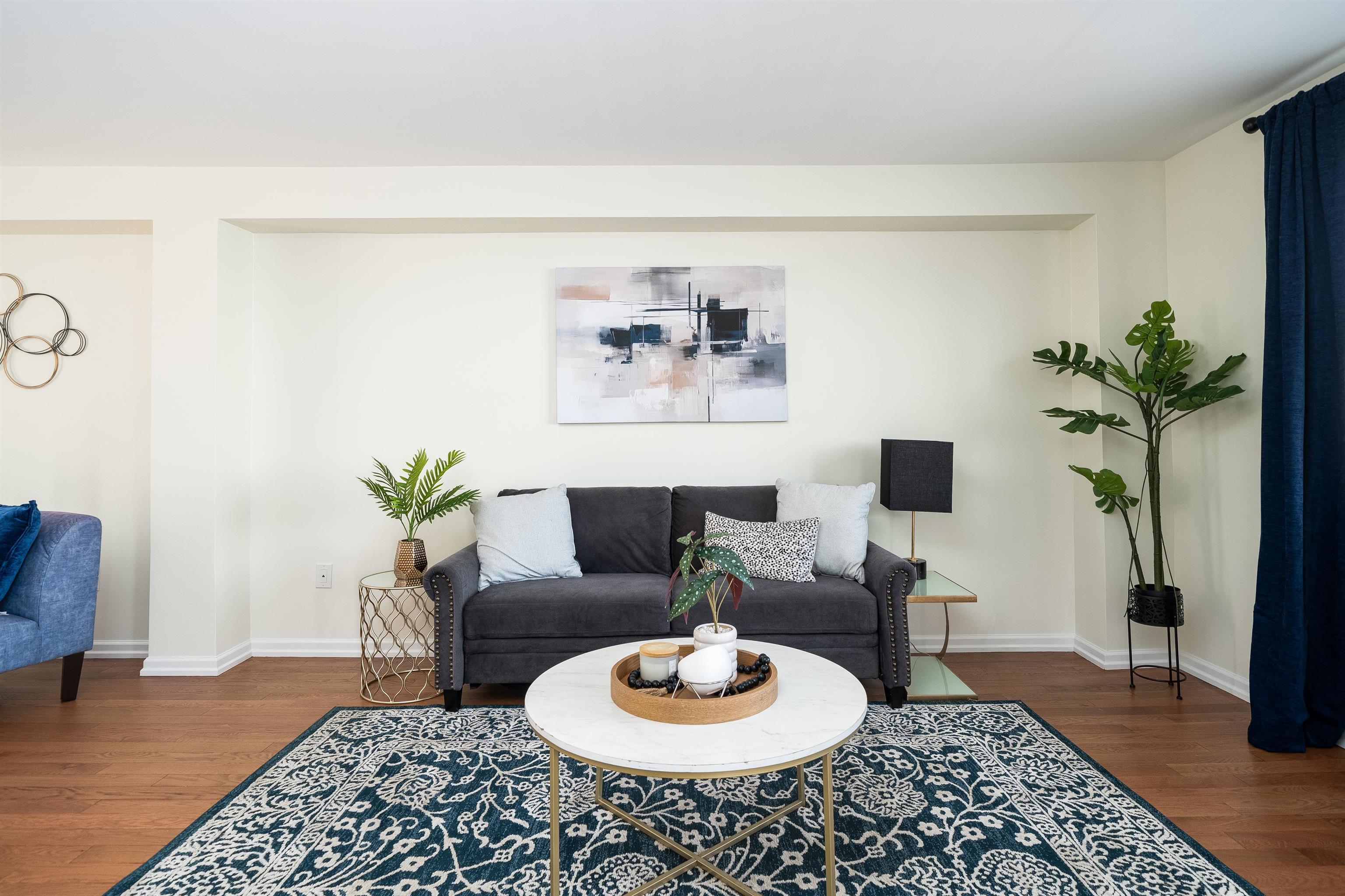 205 10TH ST Unit: 6P