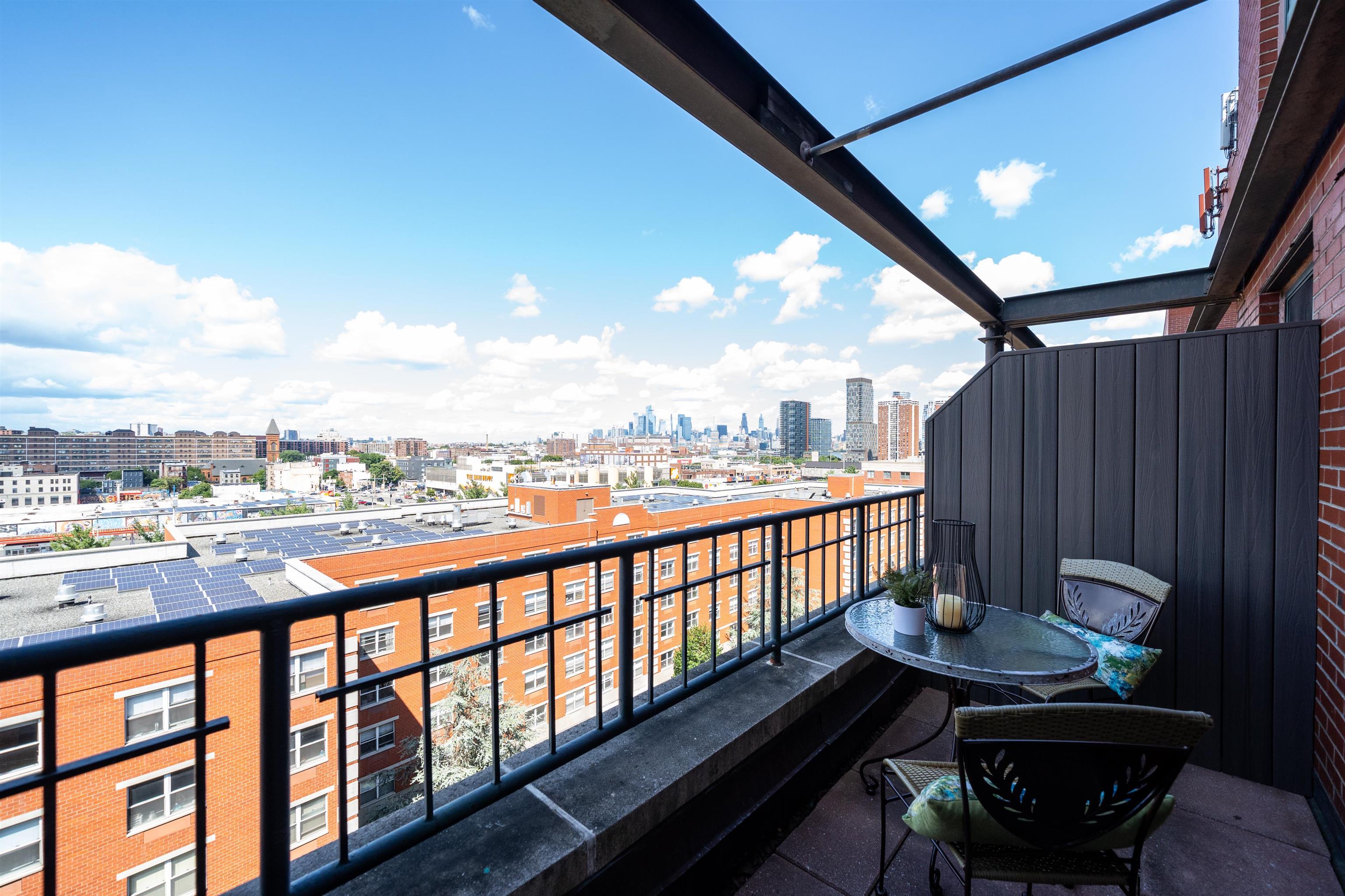 205 10TH ST Unit: 6P