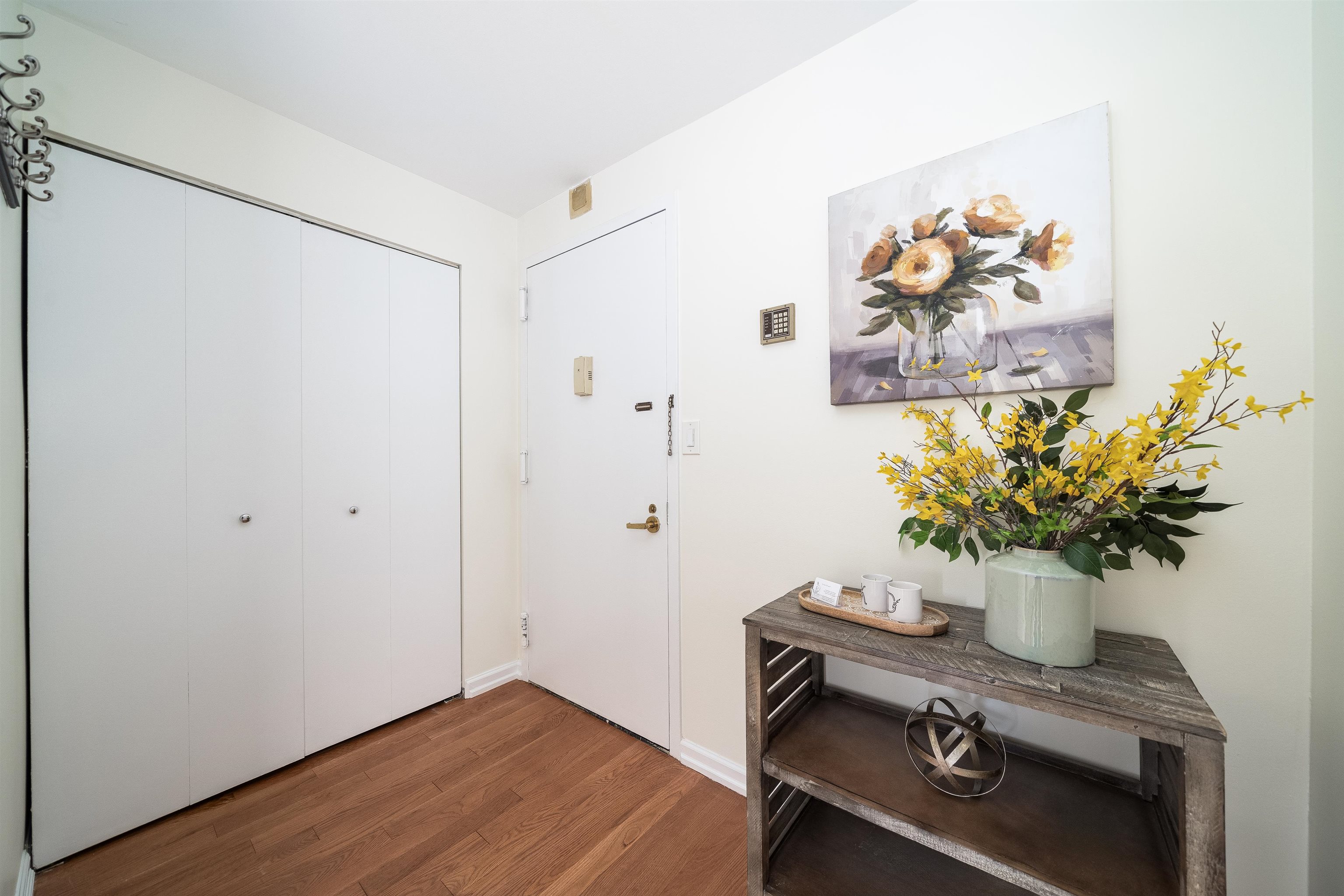 205 10TH ST Unit: 6P