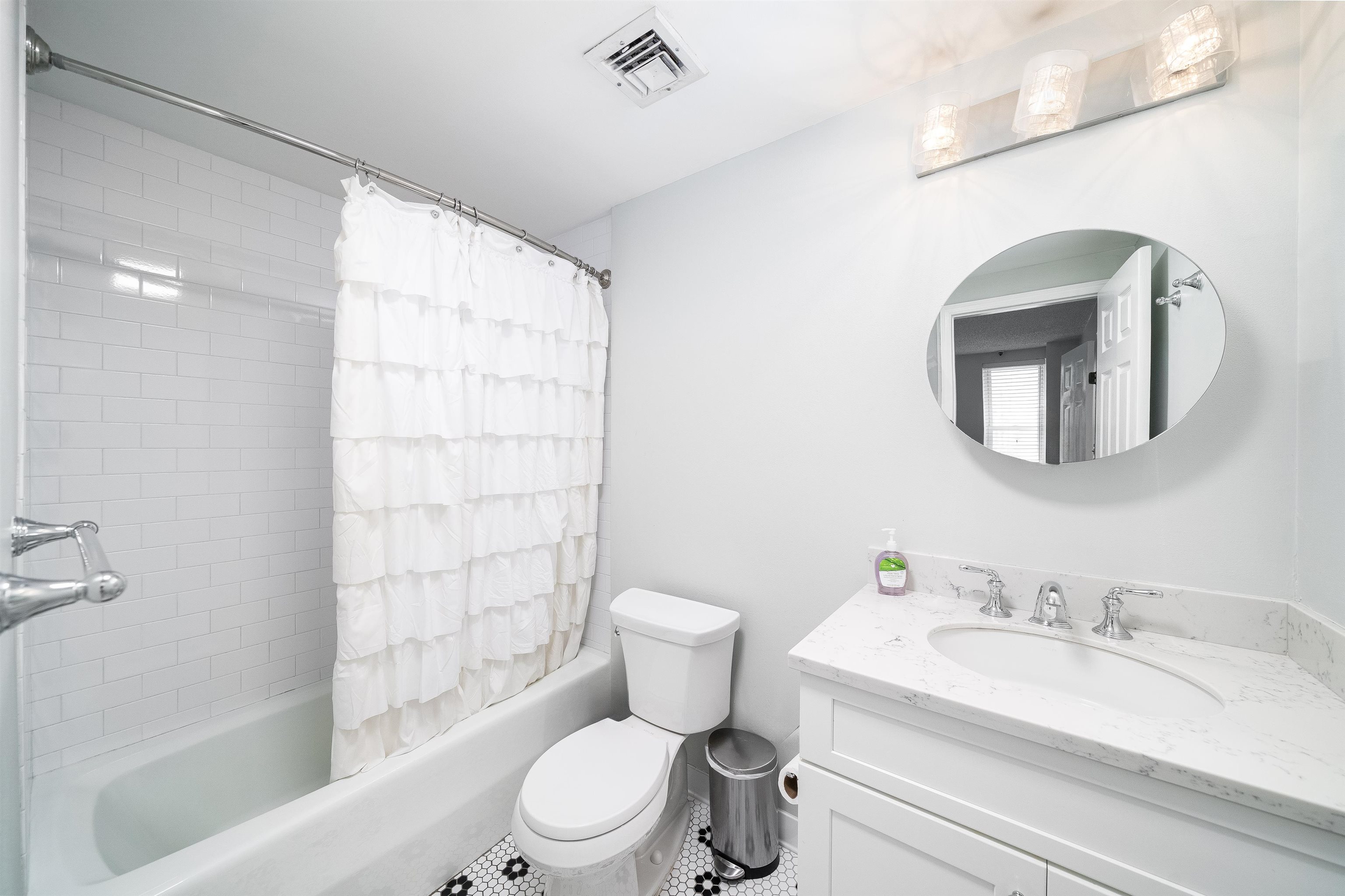 135 GARDEN ST Unit: 3