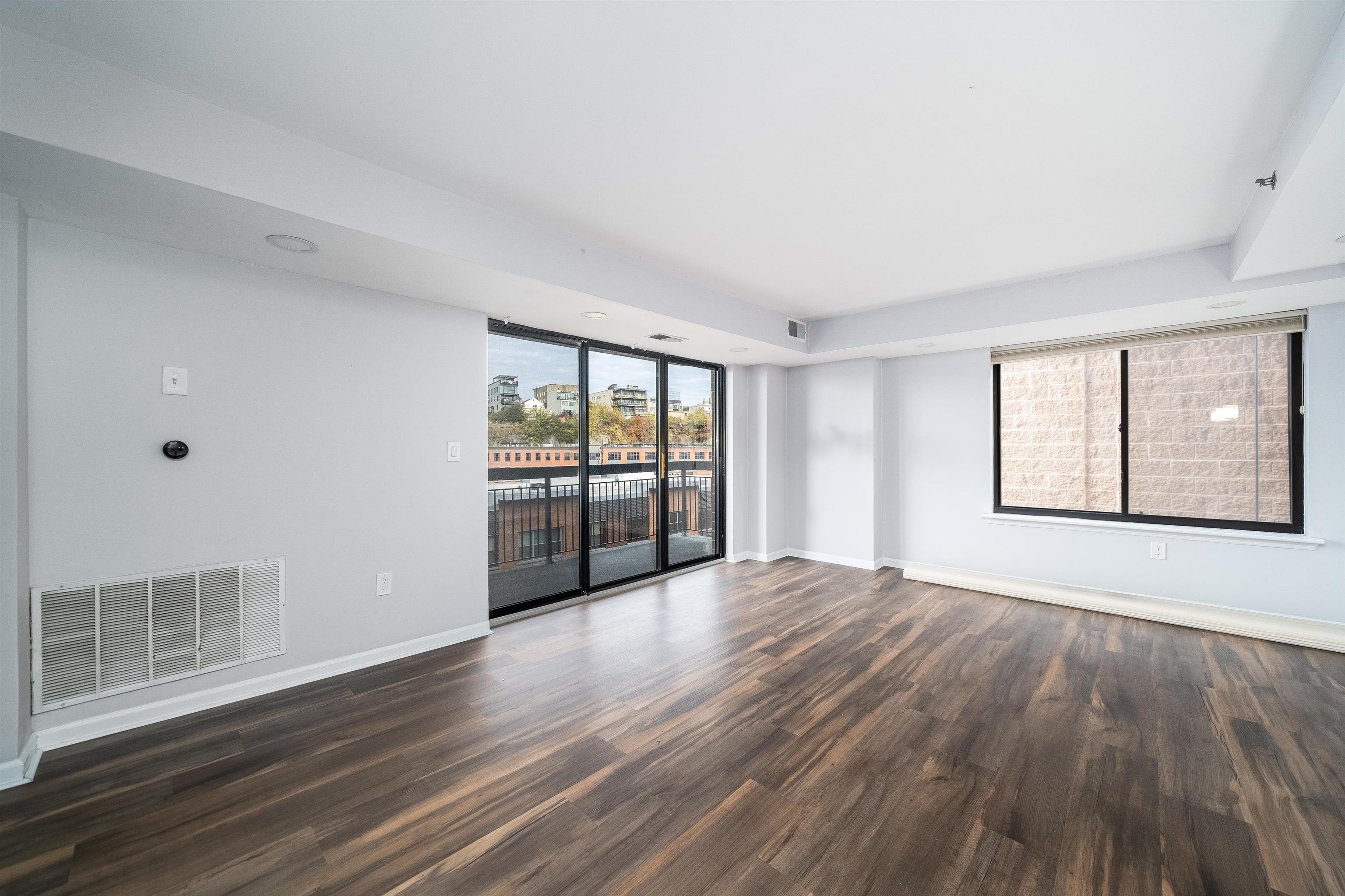 700 1ST ST Unit: 8Q