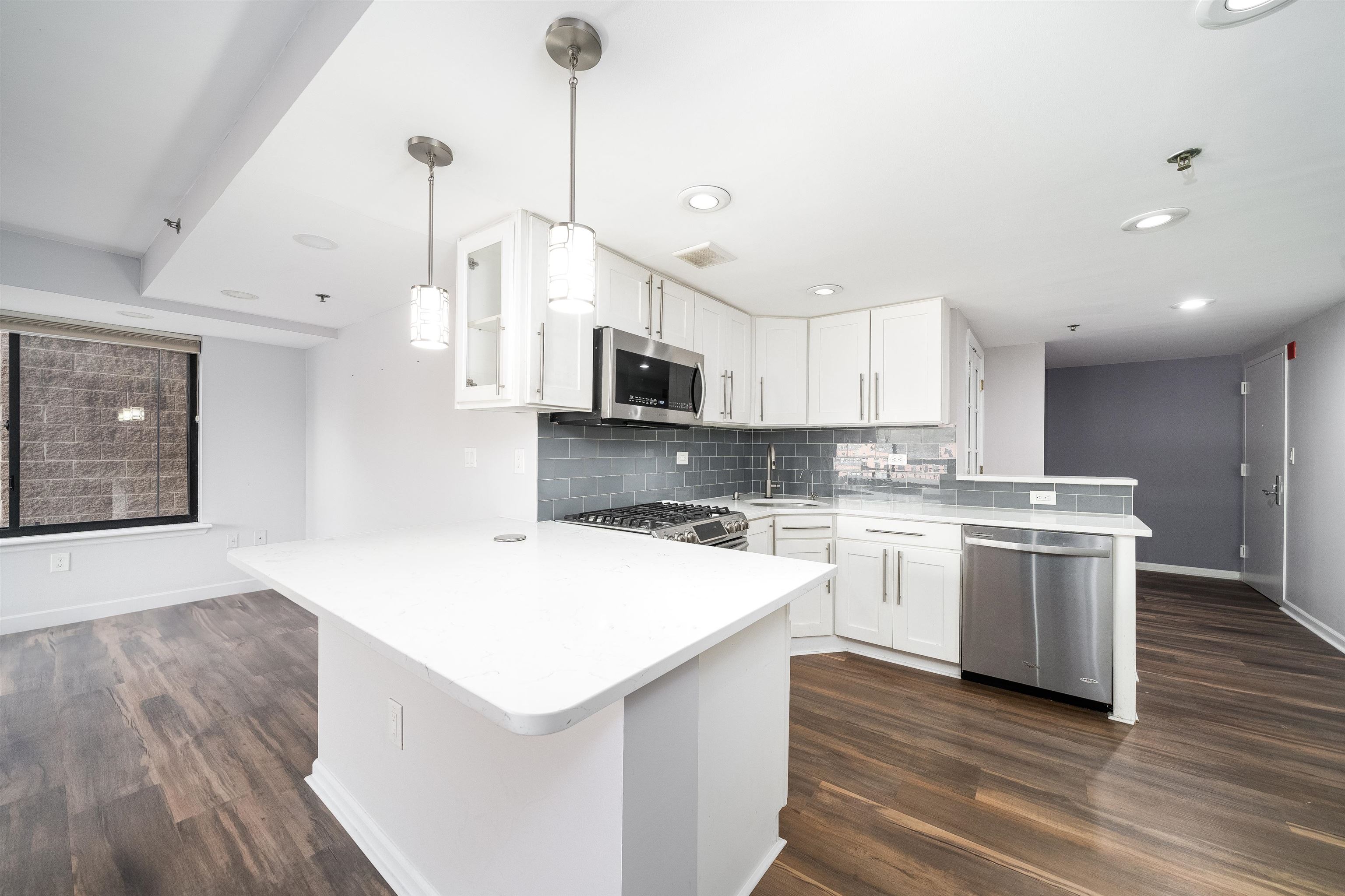 700 1ST ST Unit: 8Q