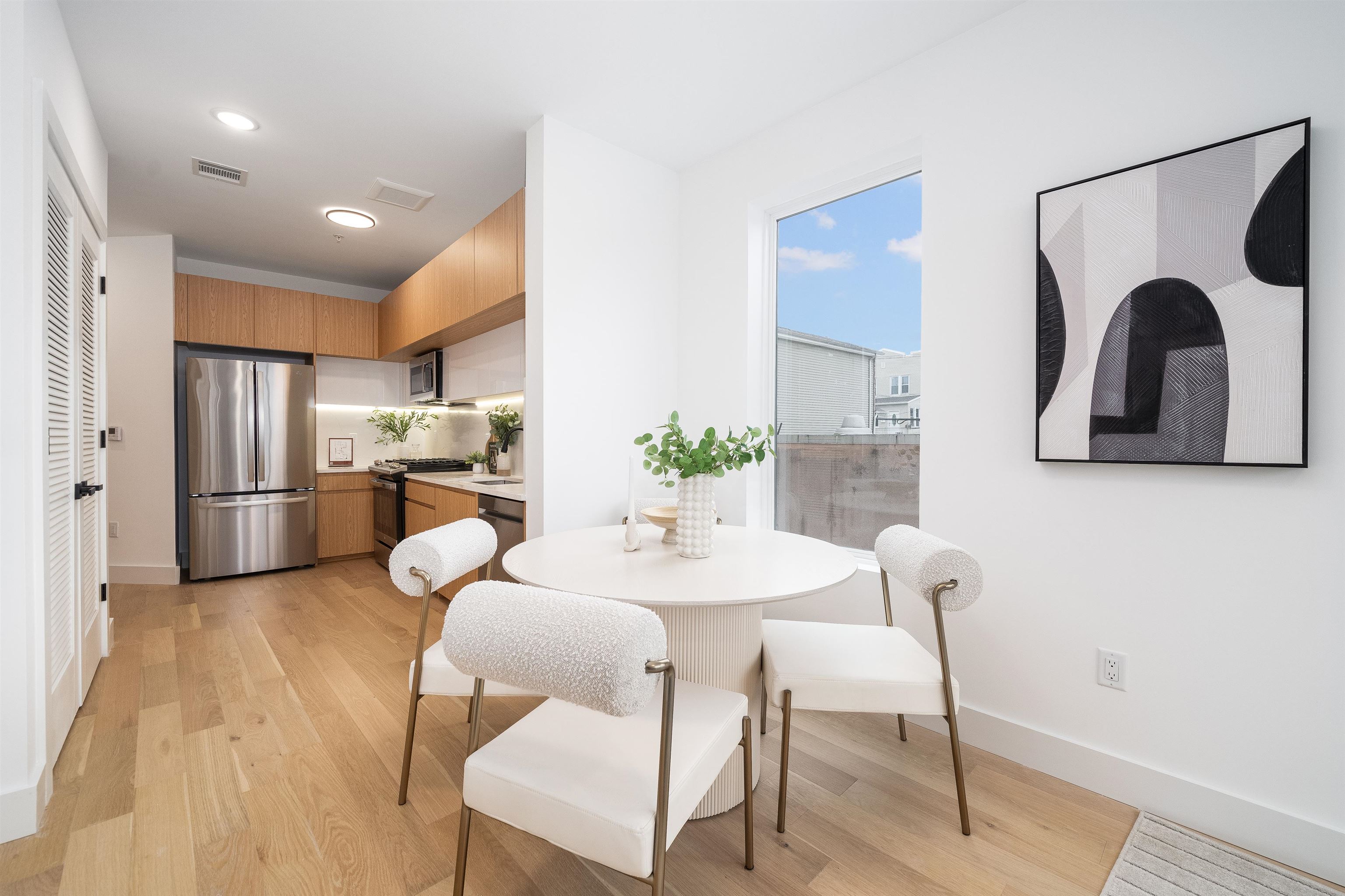 649 38TH ST Unit: 308