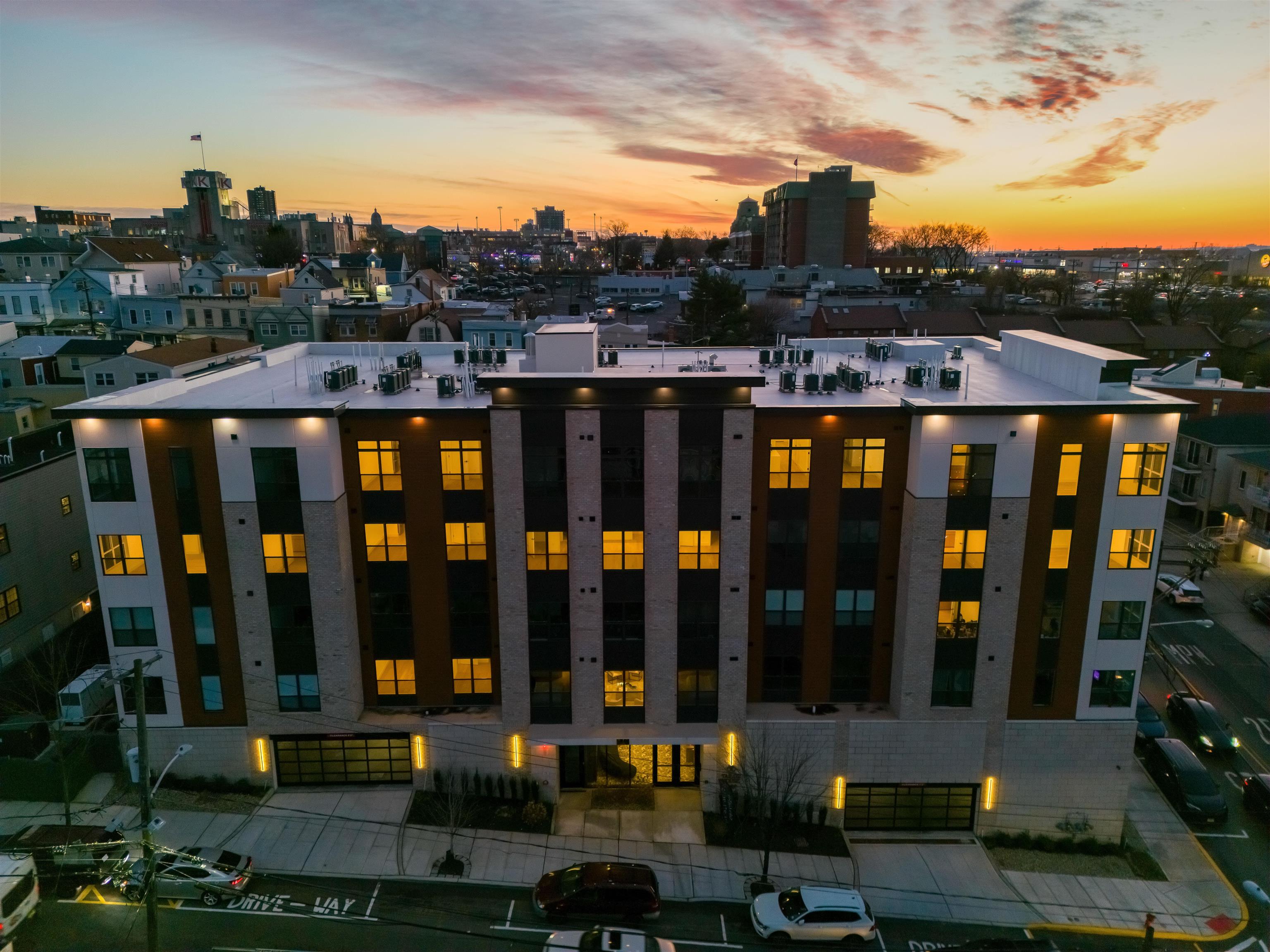 649 38TH ST Unit: 308